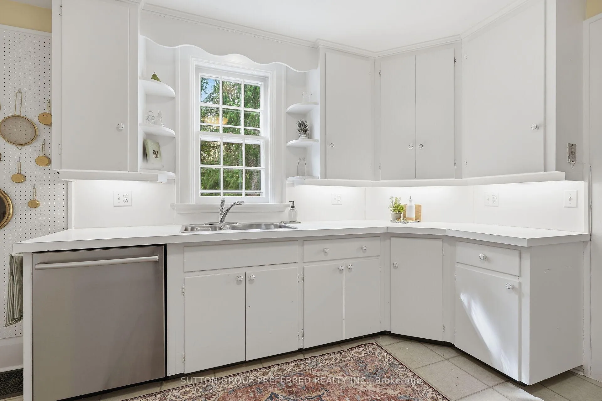Photo 25 of 119 Base Line Road E, London, South G — HOMEH