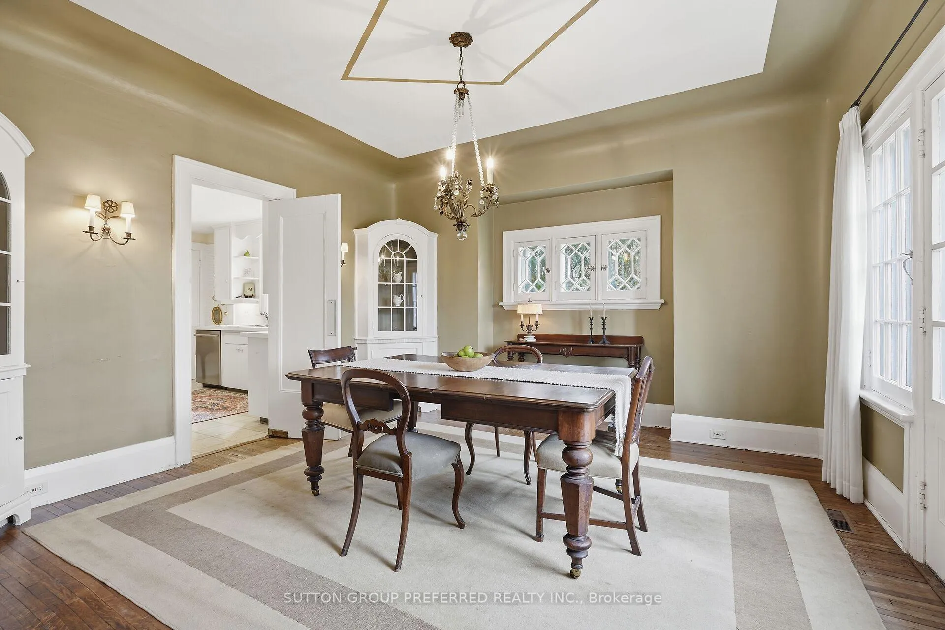 Photo 27 of 119 Base Line Road E, London, South G — HOMEH