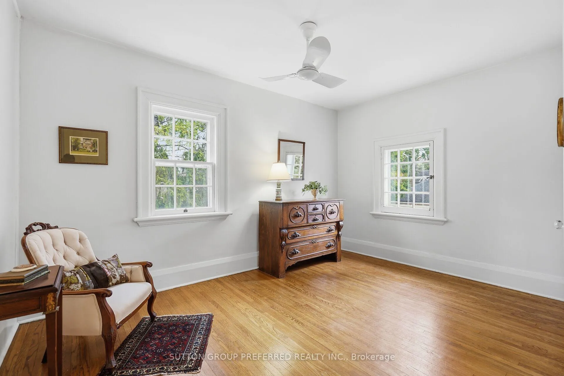 Photo 28 of 119 Base Line Road E, London, South G — HOMEH