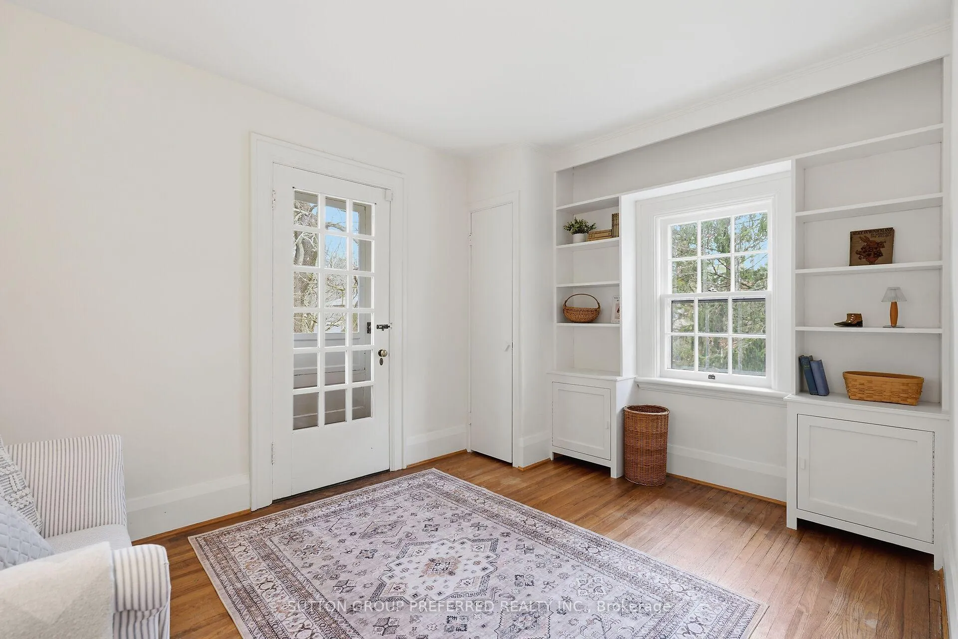 Photo 33 of 119 Base Line Road E, London, South G — HOMEH