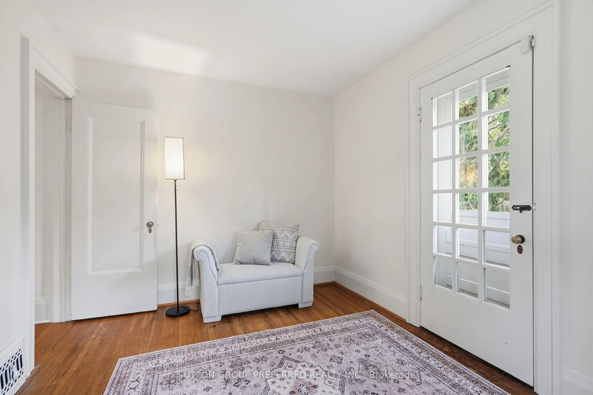 Photo 34 of 119 Base Line Road E, London, South G — HOMEH