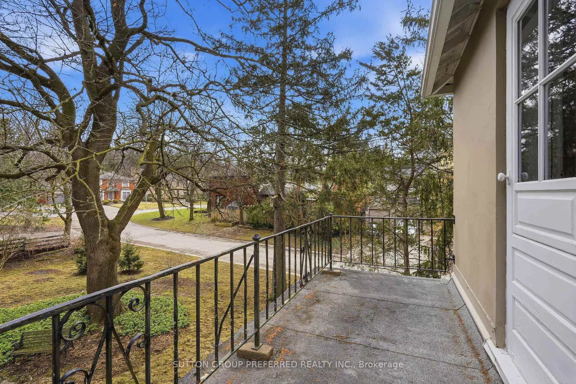 Photo 35 of 119 Base Line Road E, London, South G — HOMEH