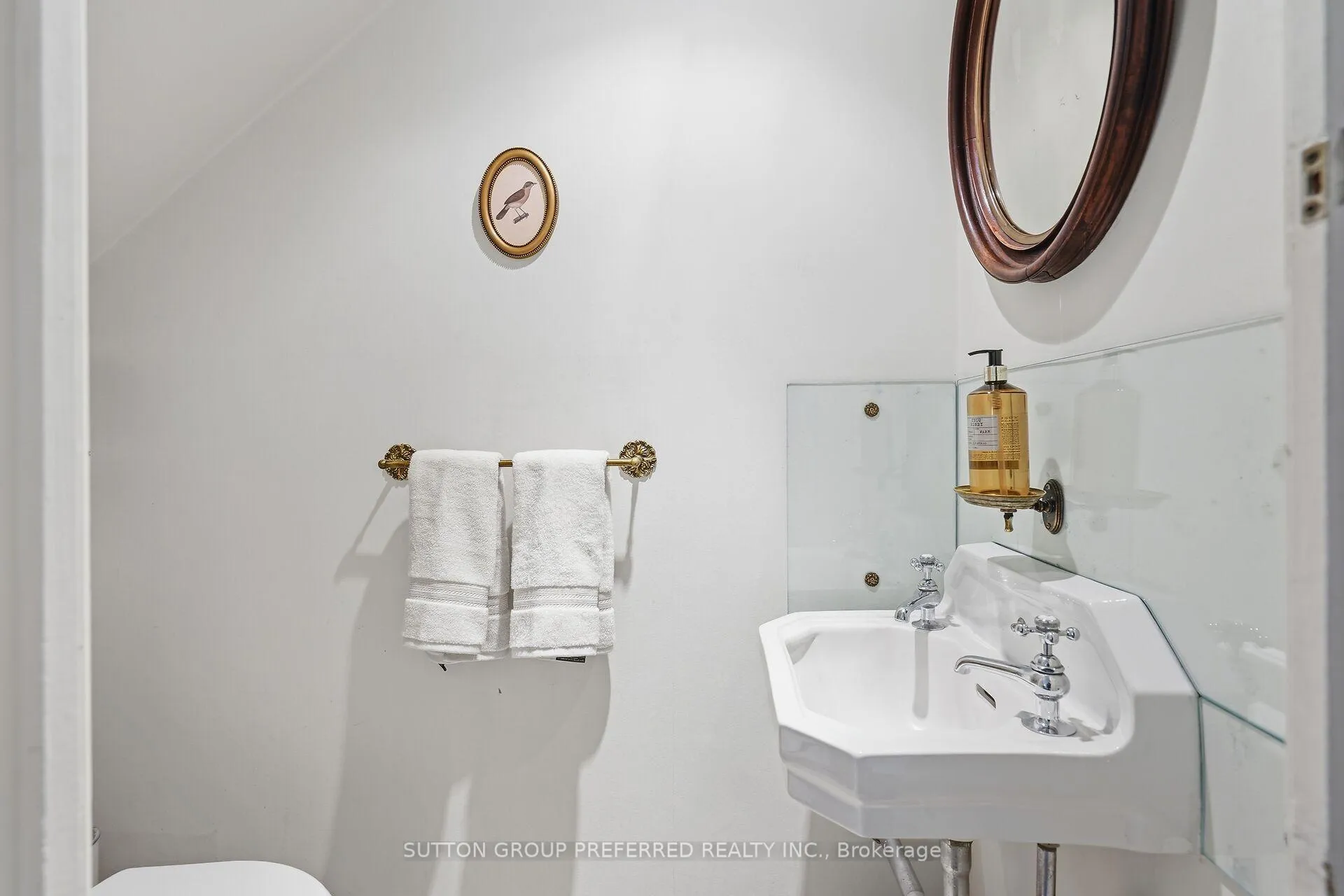 Photo 39 of 119 Base Line Road E, London, South G — HOMEH