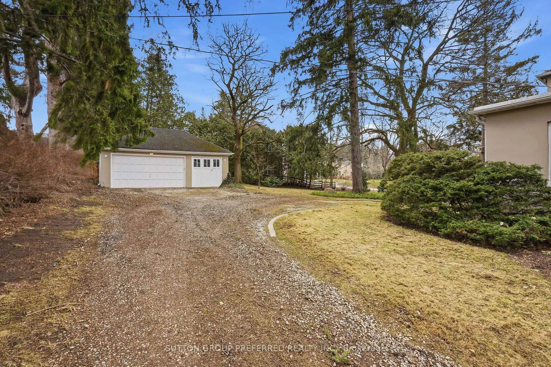 Photo 43 of 119 Base Line Road E, London, South G — HOMEH