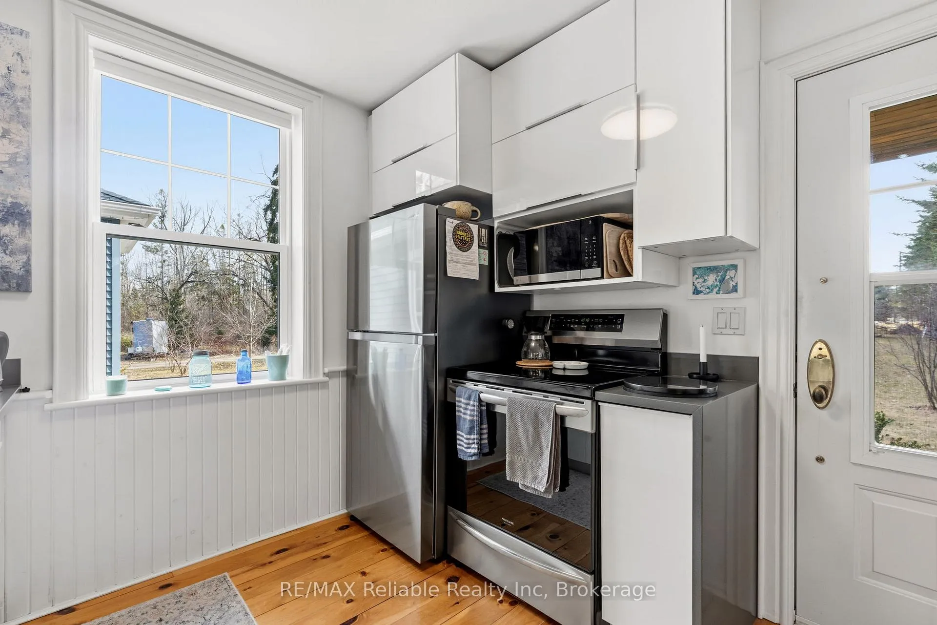 Photo 9 of 77419A Bluewater Highway, Central Huron, Goderich — HOMEH