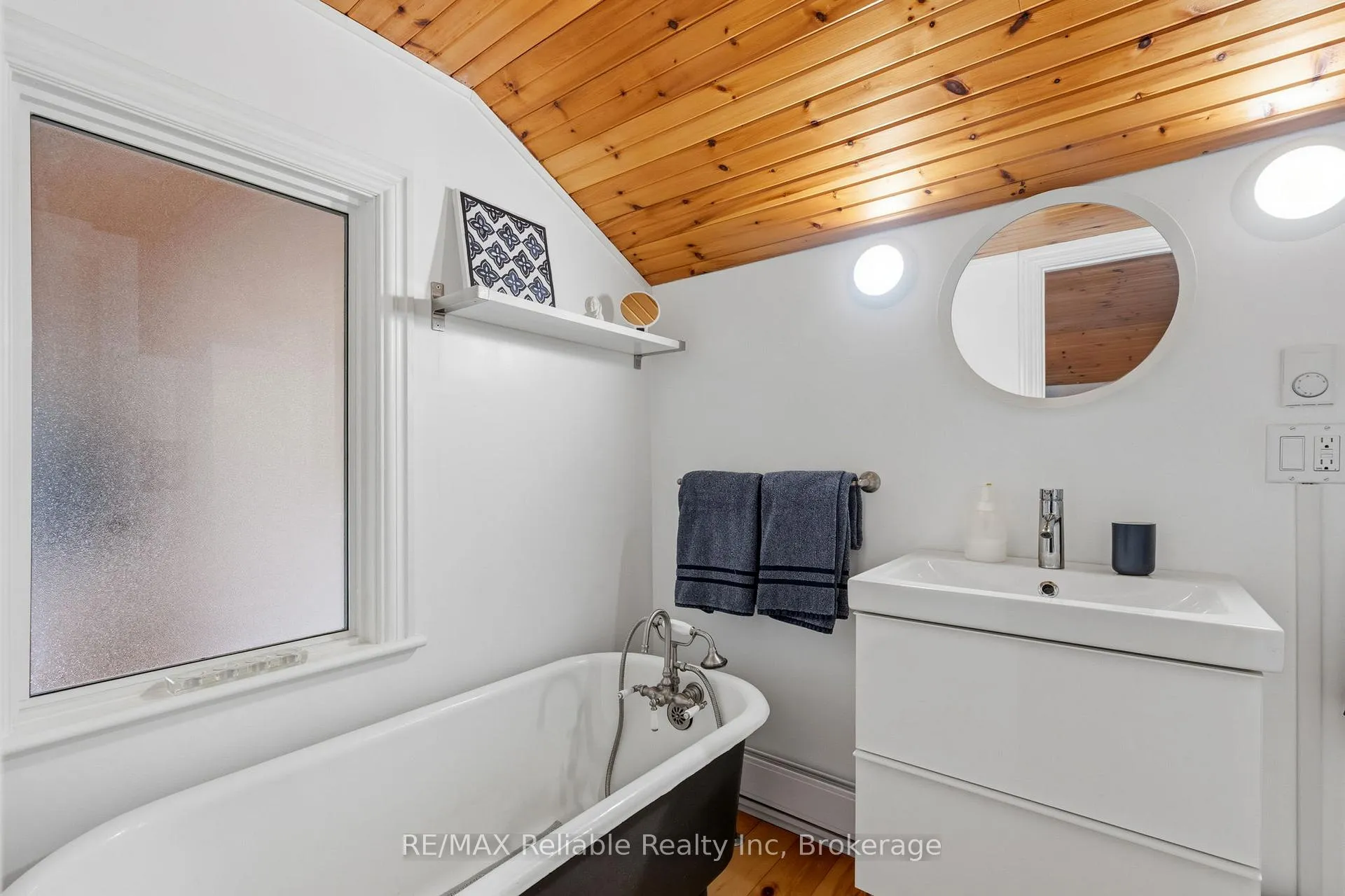 Photo 28 of 77419A Bluewater Highway, Central Huron, Goderich — HOMEH