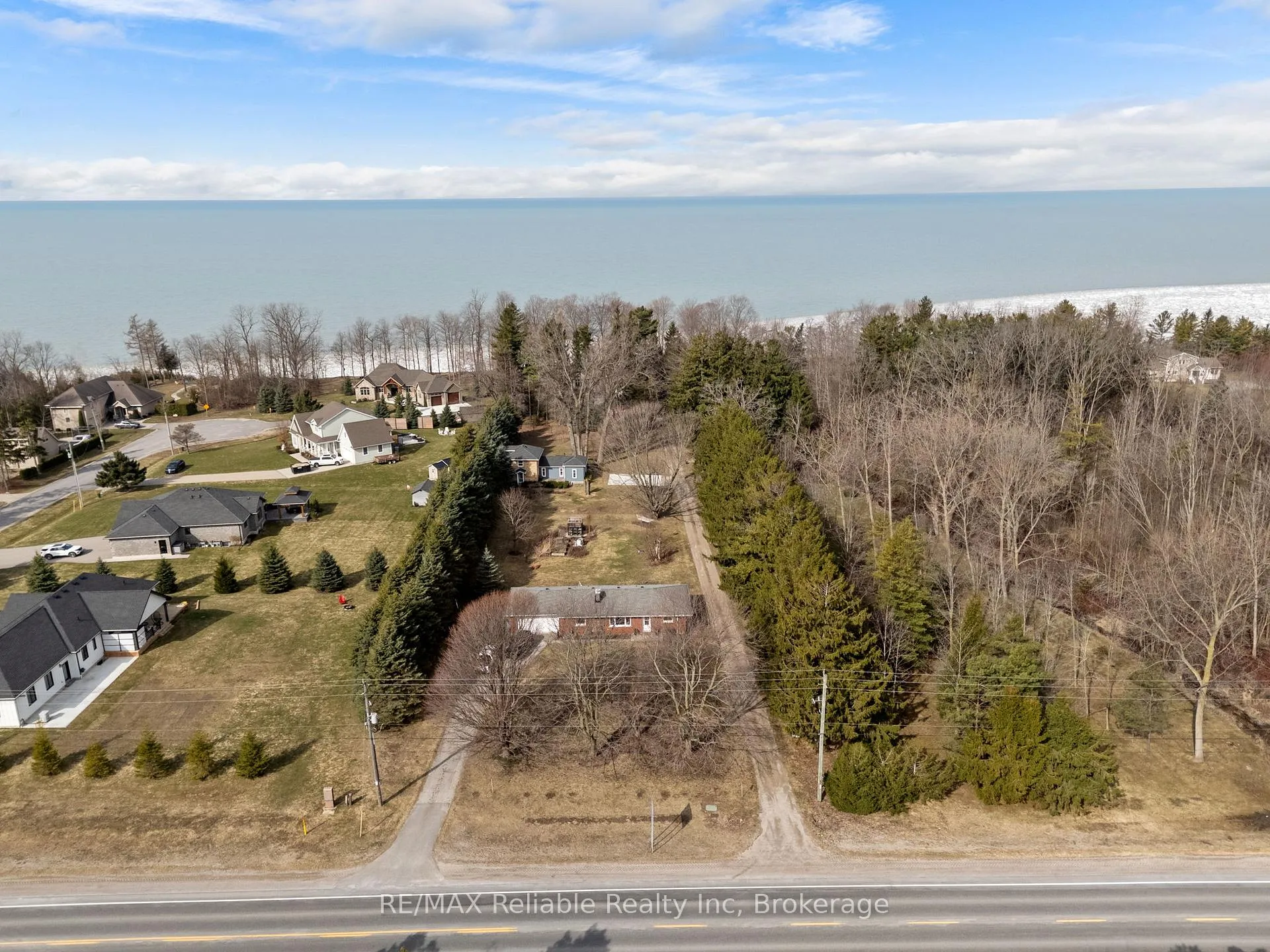 Photo 37 of 77419A Bluewater Highway, Central Huron, Goderich — HOMEH