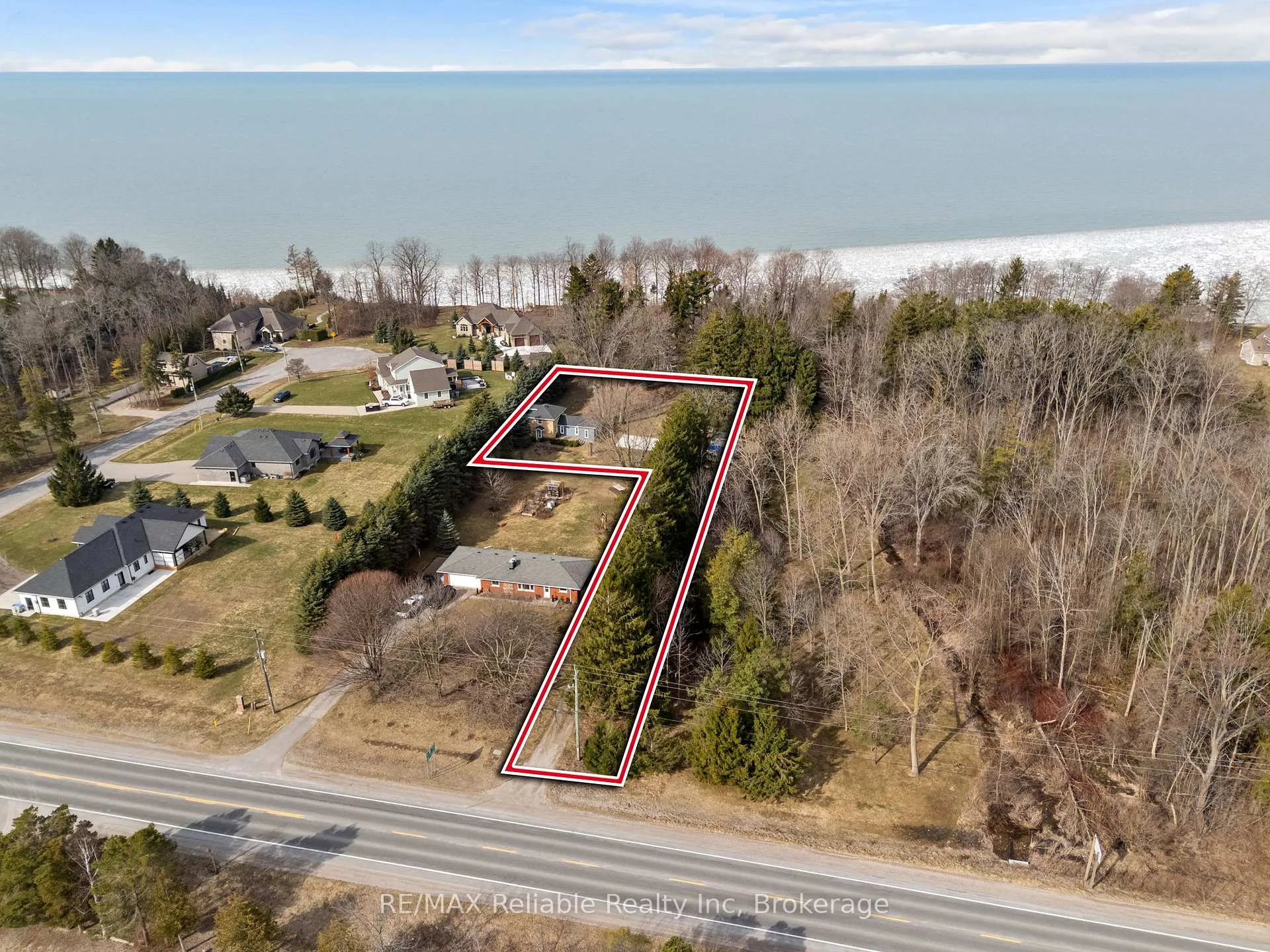Photo 38 of 77419A Bluewater Highway, Central Huron, Goderich — HOMEH