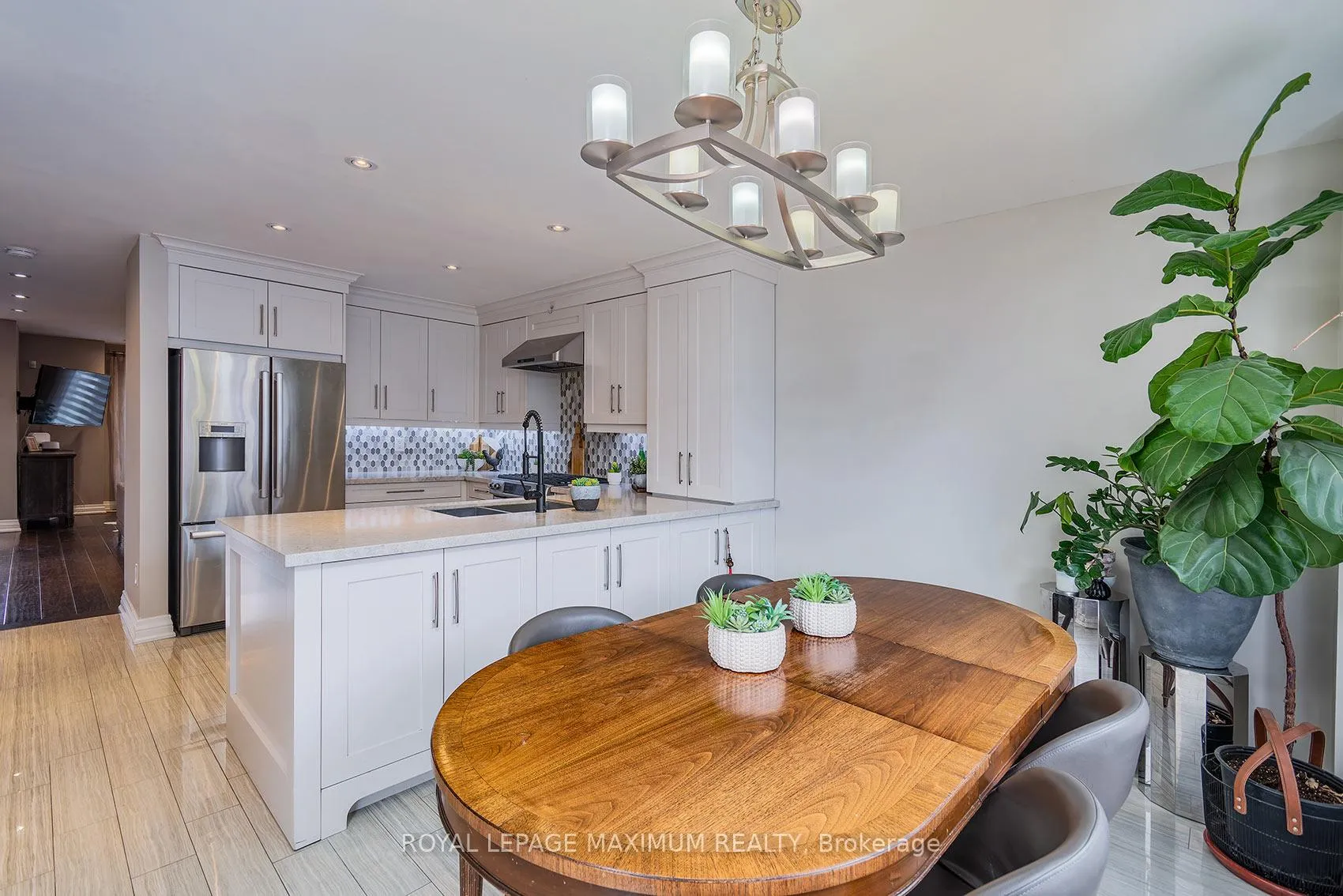 Photo 12 of 33 La Neve Avenue, Vaughan, Sonoma Heights — HOMEH