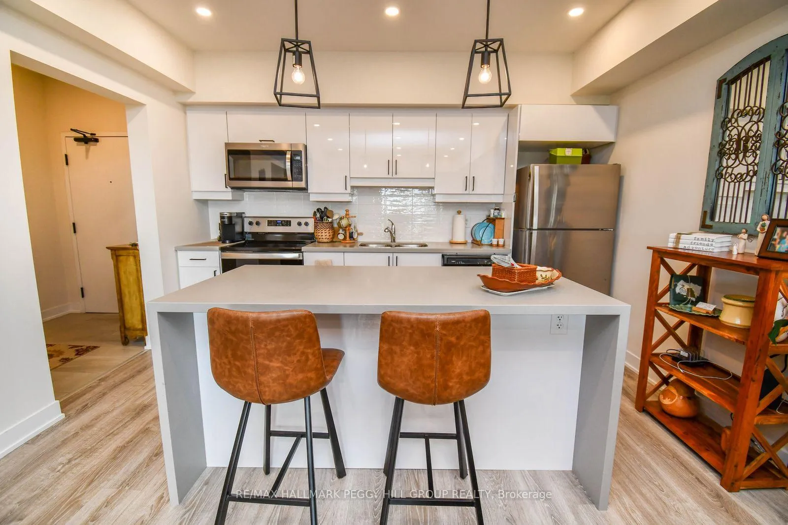 Photo 4 of Unit 606, 5 Chef Lane, Barrie, Rural Barrie Southeast — HOMEH