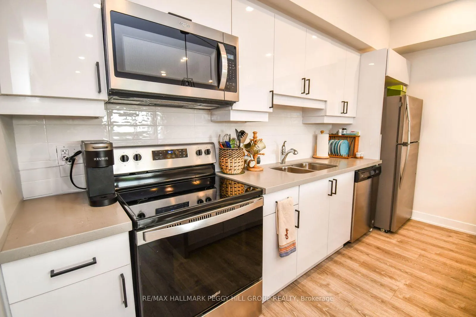 Photo 5 of Unit 606, 5 Chef Lane, Barrie, Rural Barrie Southeast — HOMEH
