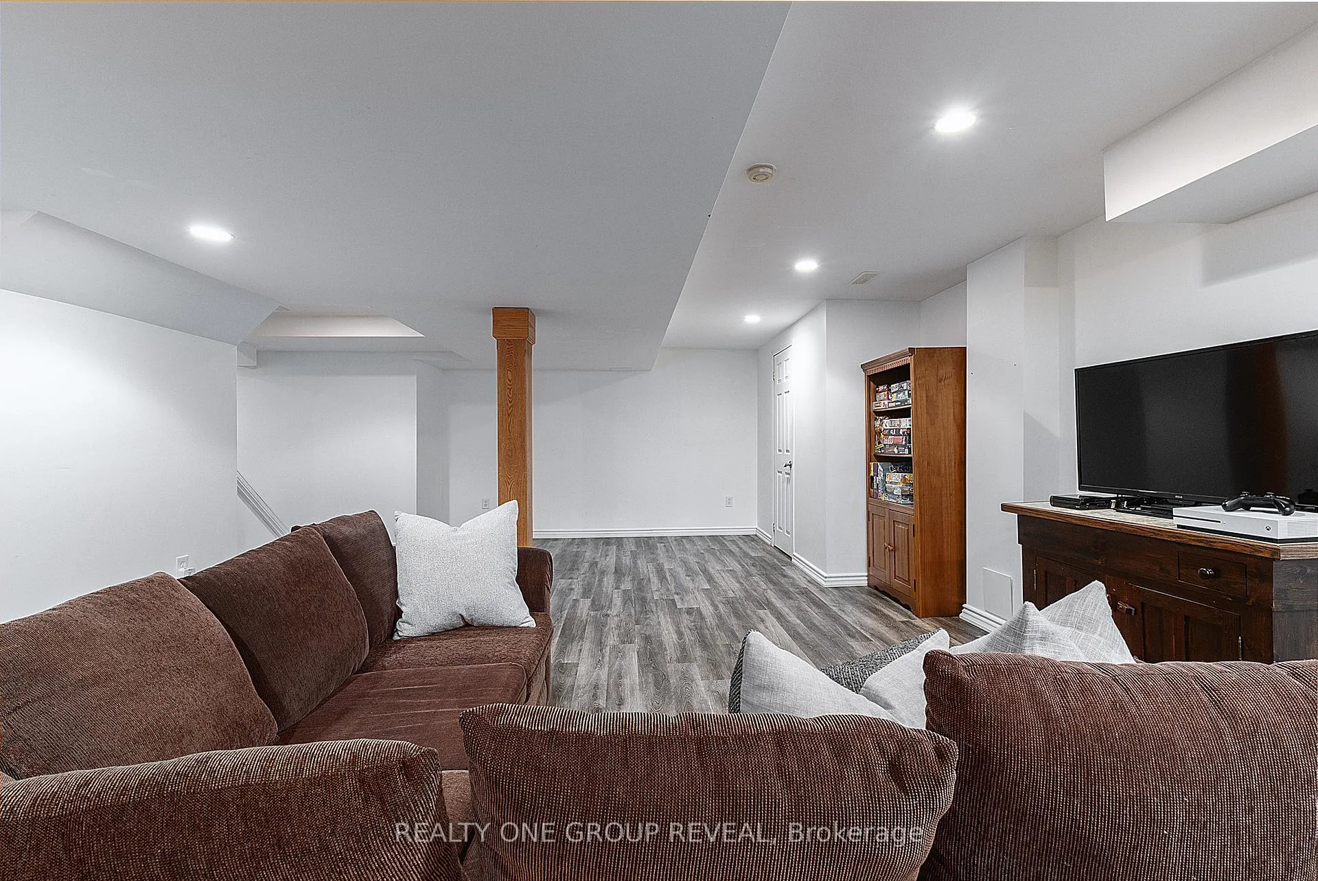 Photo 35 of 37 Wetherburn Drive, Whitby, Williamsburg — HOMEH