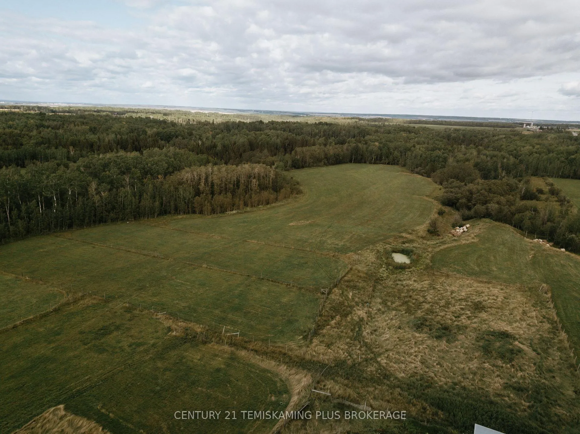 Photo 5 of 46774 Highway 562, Timiskaming, TIM - Outside - Rural — HOMEH
