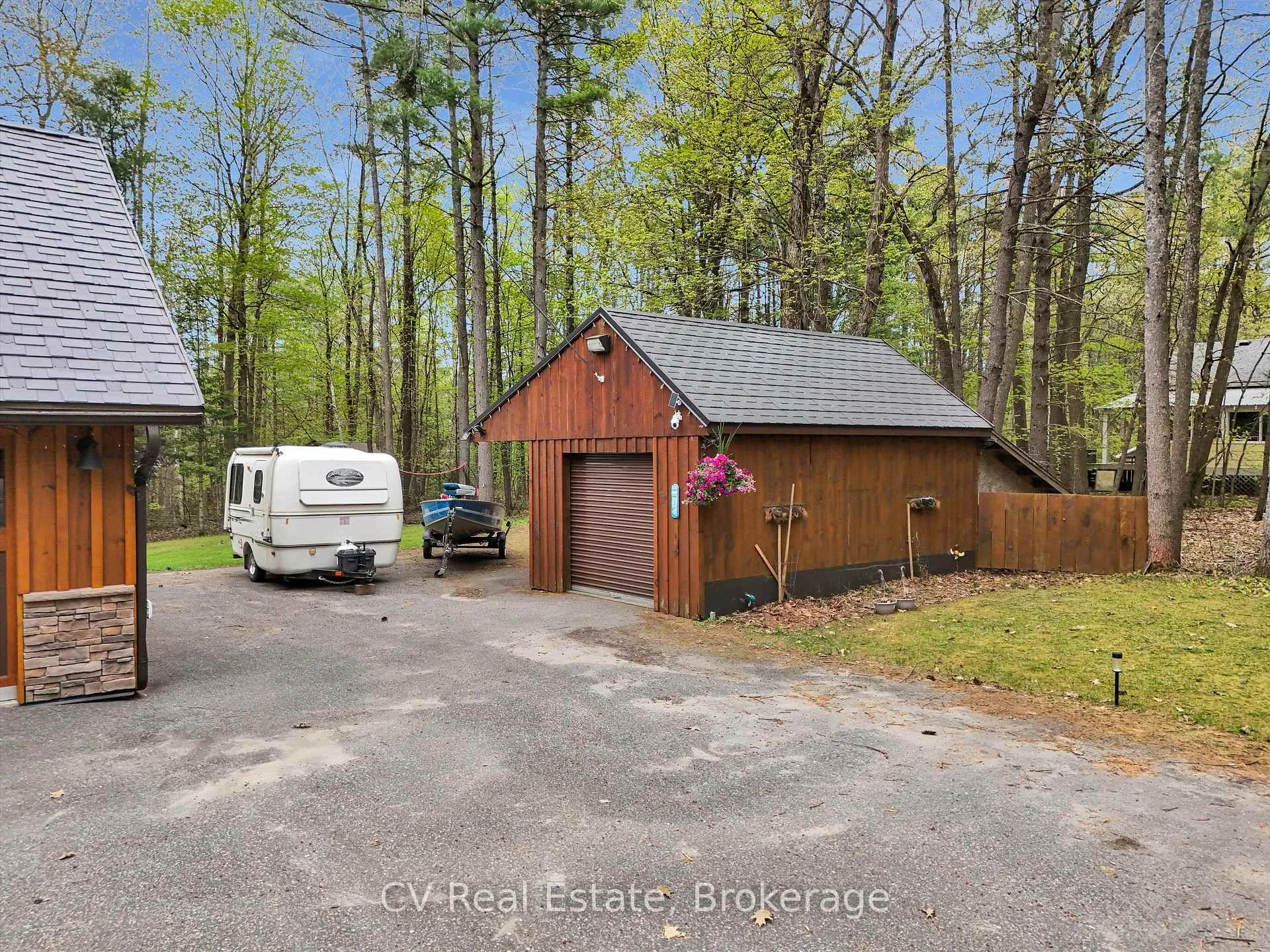 Photo 6 of 1040 Amelia Crescent, Gravenhurst, Morrison — HOMEH