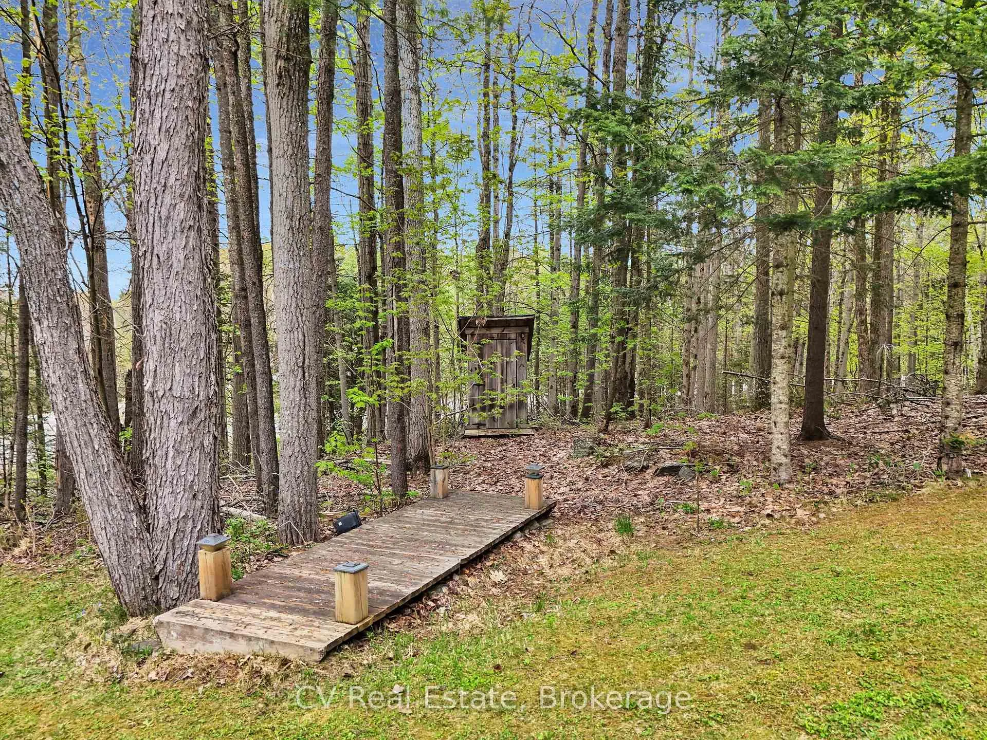 Photo 10 of 1040 Amelia Crescent, Gravenhurst, Morrison — HOMEH