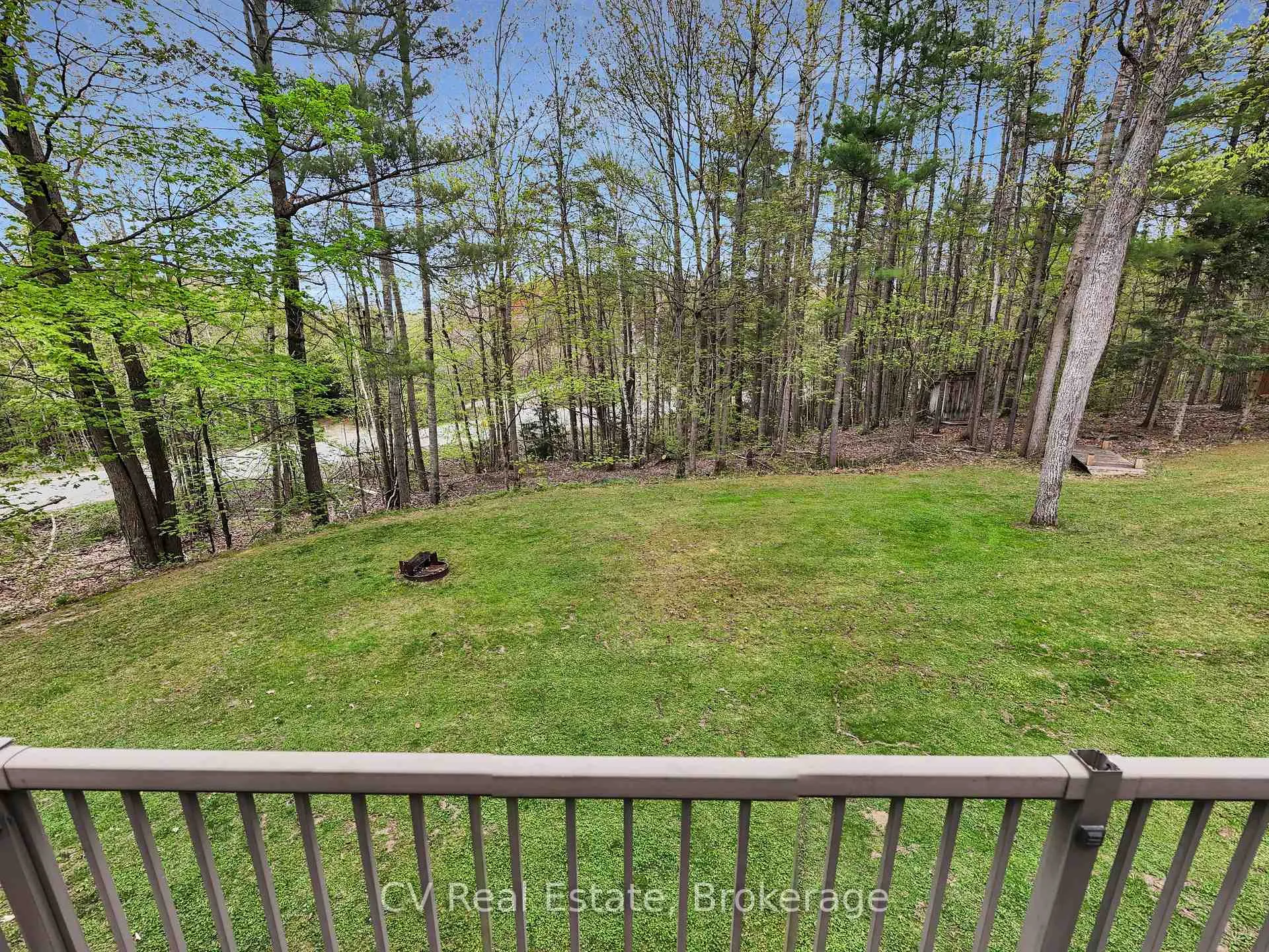 Photo 13 of 1040 Amelia Crescent, Gravenhurst, Morrison — HOMEH