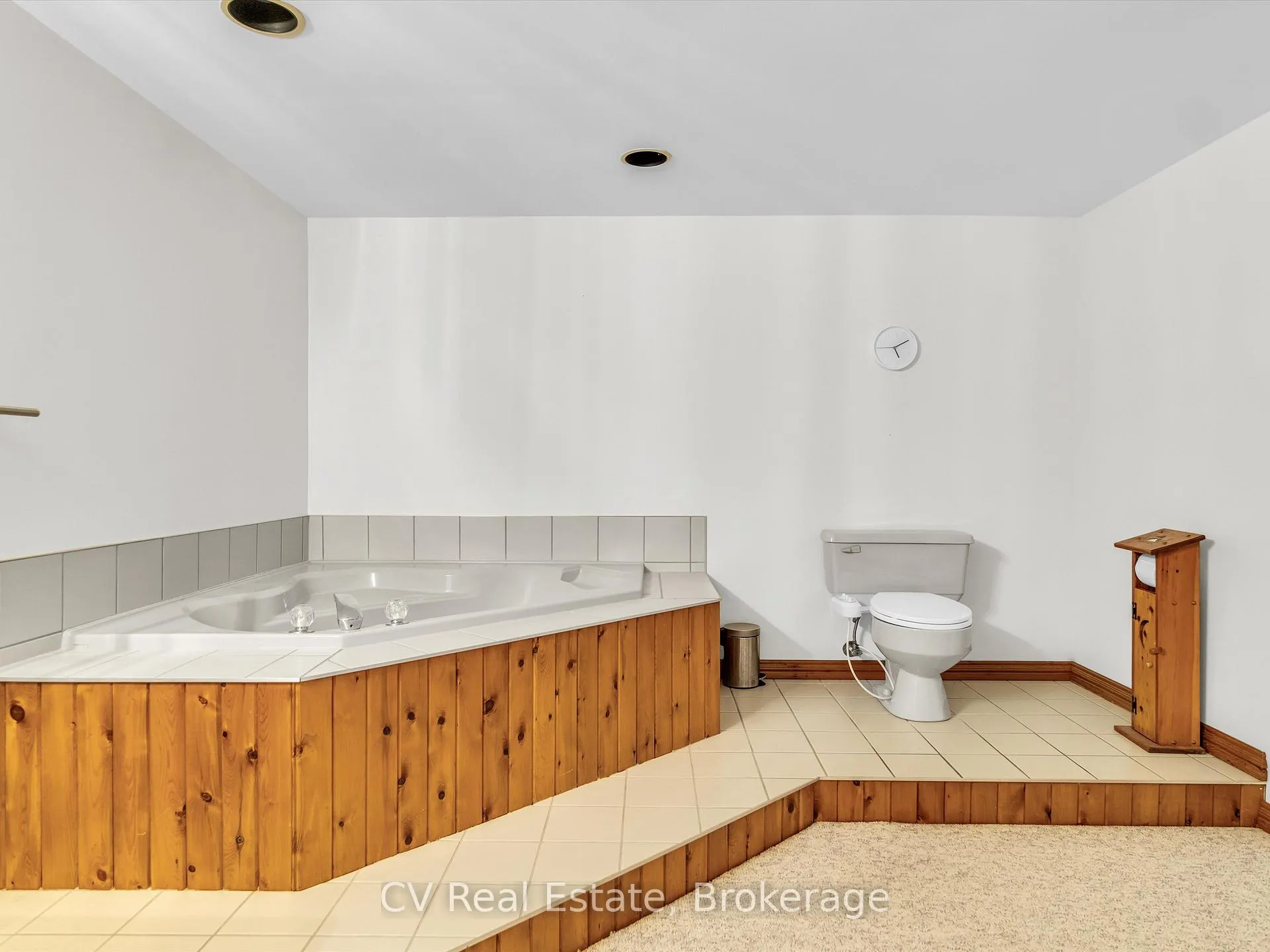 Photo 47 of 1040 Amelia Crescent, Gravenhurst, Morrison — HOMEH