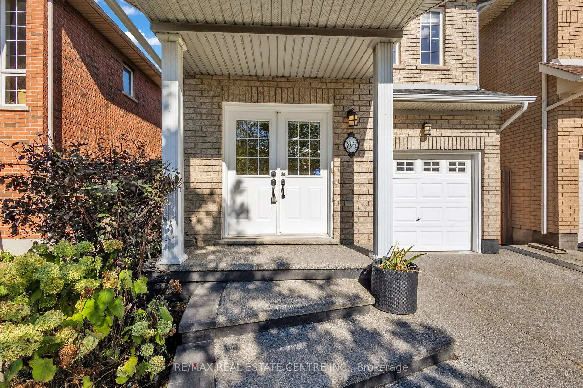 Photo 4 of 86 Glendarling Crescent, Hamilton, Winona Park — HOMEH