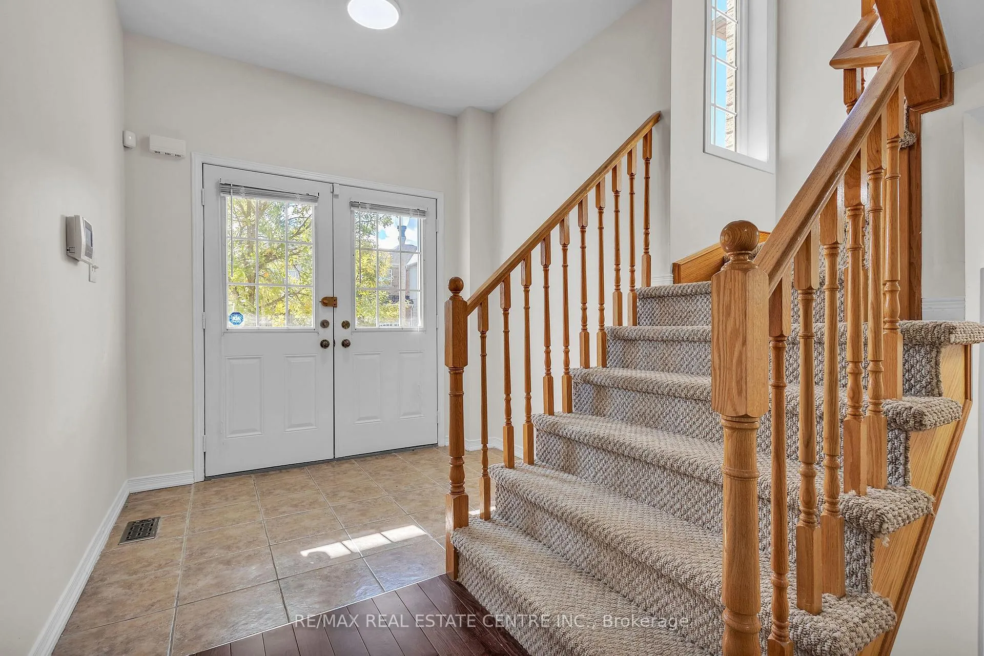 Photo 5 of 86 Glendarling Crescent, Hamilton, Winona Park — HOMEH