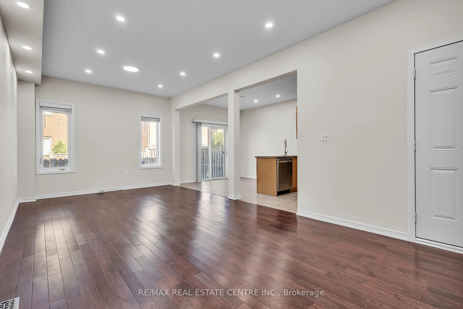 Photo 7 of 86 Glendarling Crescent, Hamilton, Winona Park — HOMEH