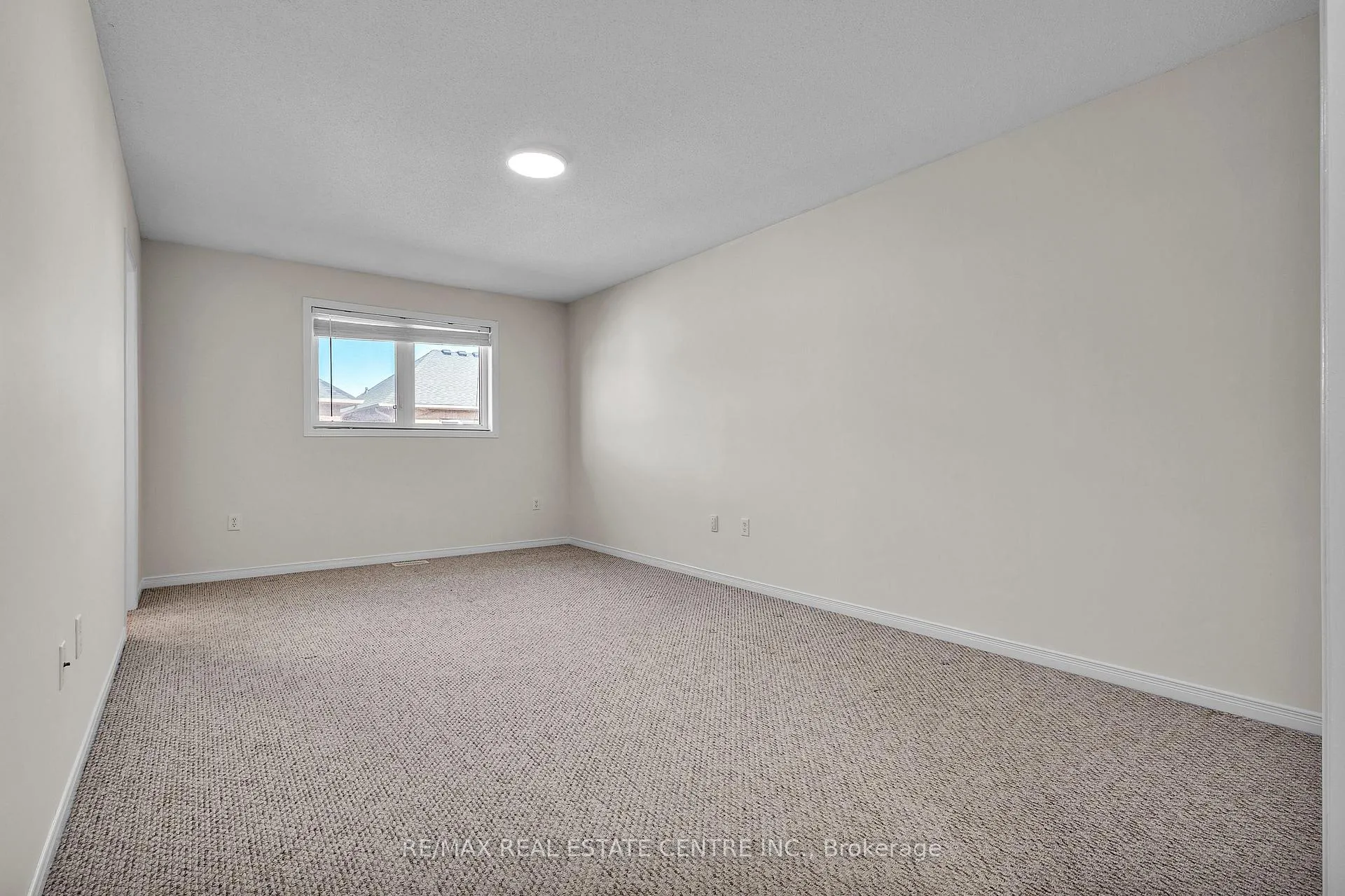 Photo 16 of 86 Glendarling Crescent, Hamilton, Winona Park — HOMEH