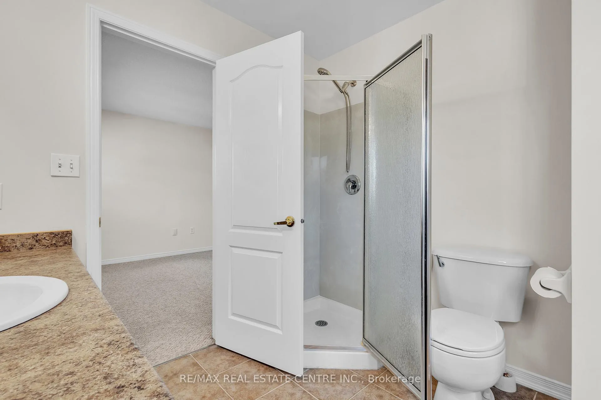 Photo 20 of 86 Glendarling Crescent, Hamilton, Winona Park — HOMEH