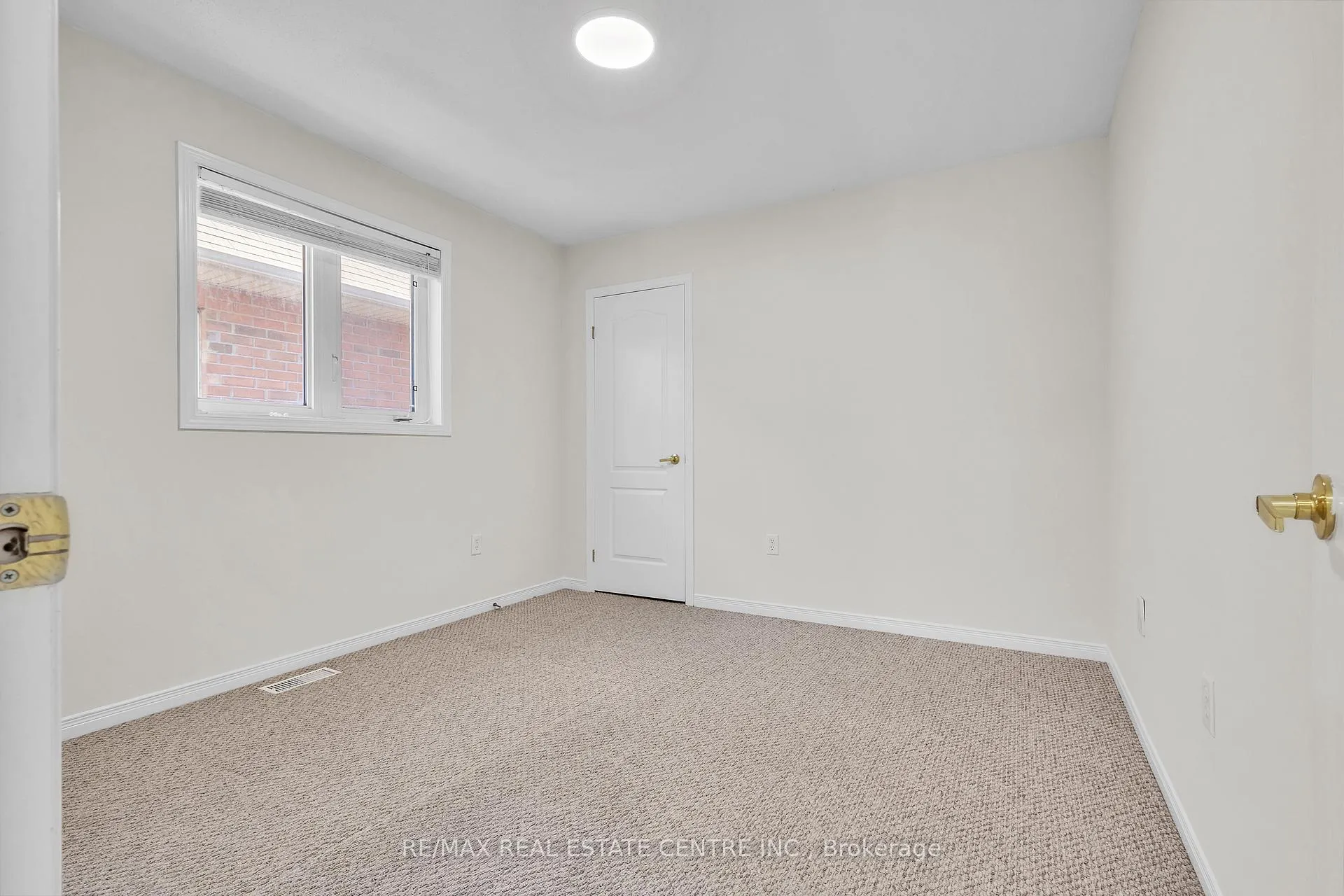 Photo 21 of 86 Glendarling Crescent, Hamilton, Winona Park — HOMEH