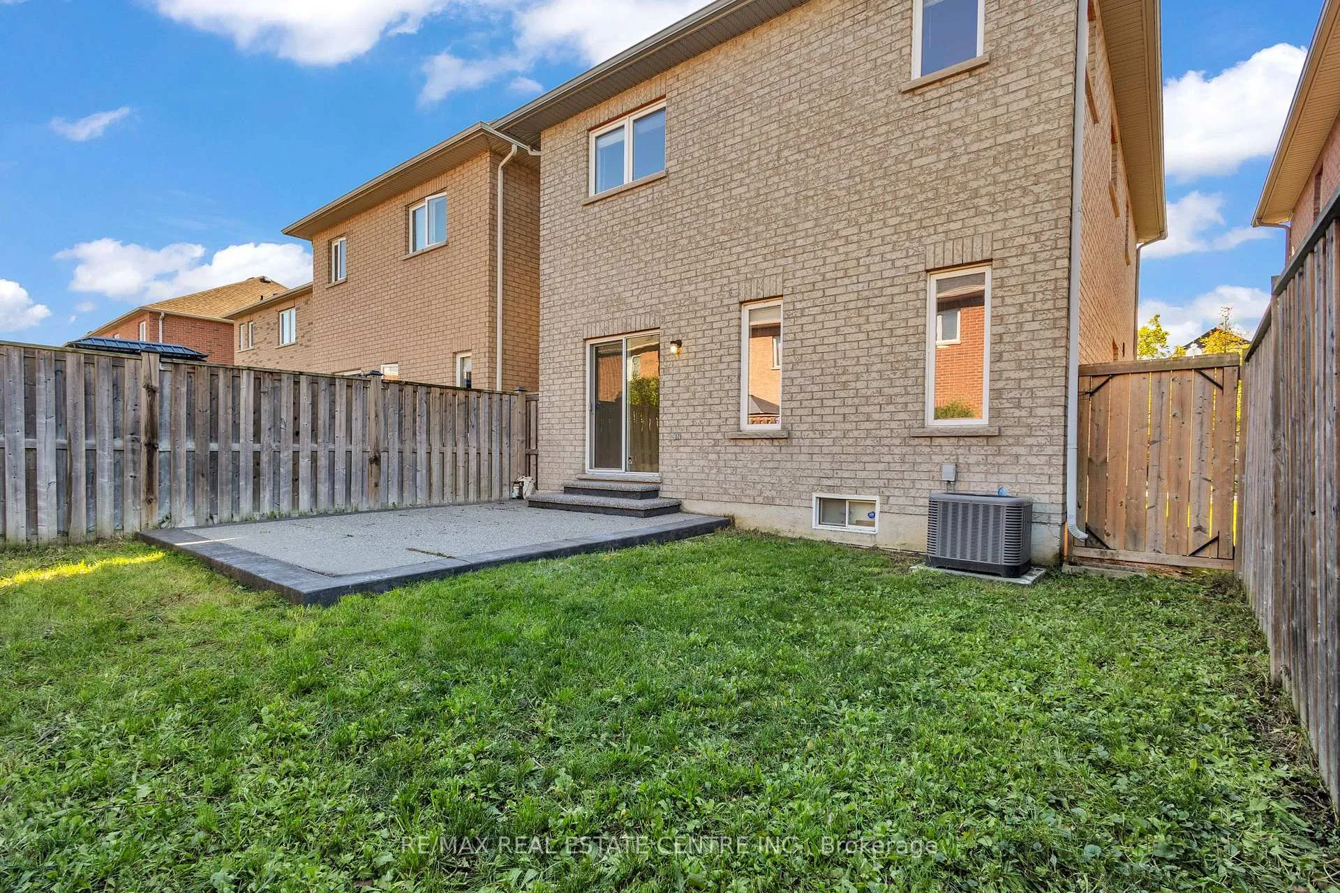 Photo 28 of 86 Glendarling Crescent, Hamilton, Winona Park — HOMEH
