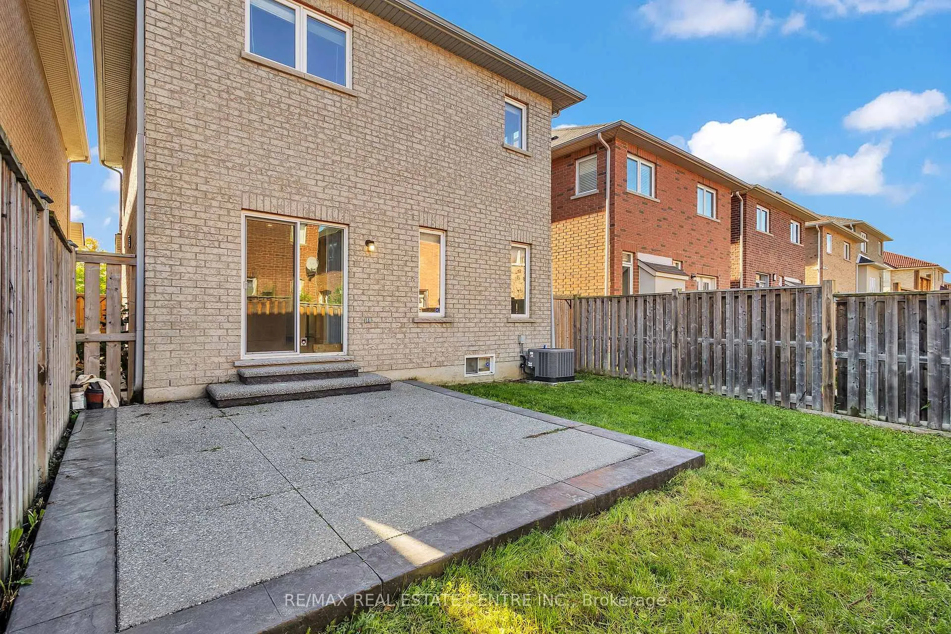 Photo 29 of 86 Glendarling Crescent, Hamilton, Winona Park — HOMEH
