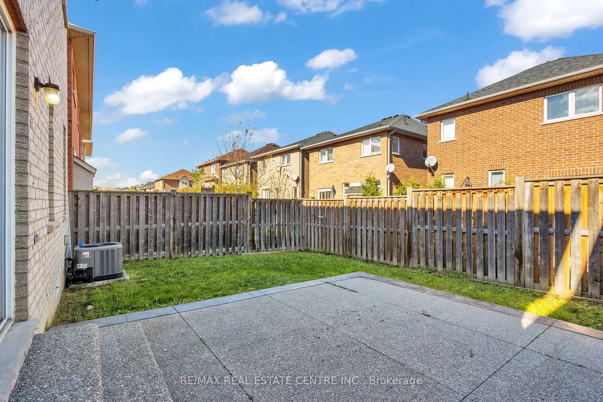 Photo 30 of 86 Glendarling Crescent, Hamilton, Winona Park — HOMEH