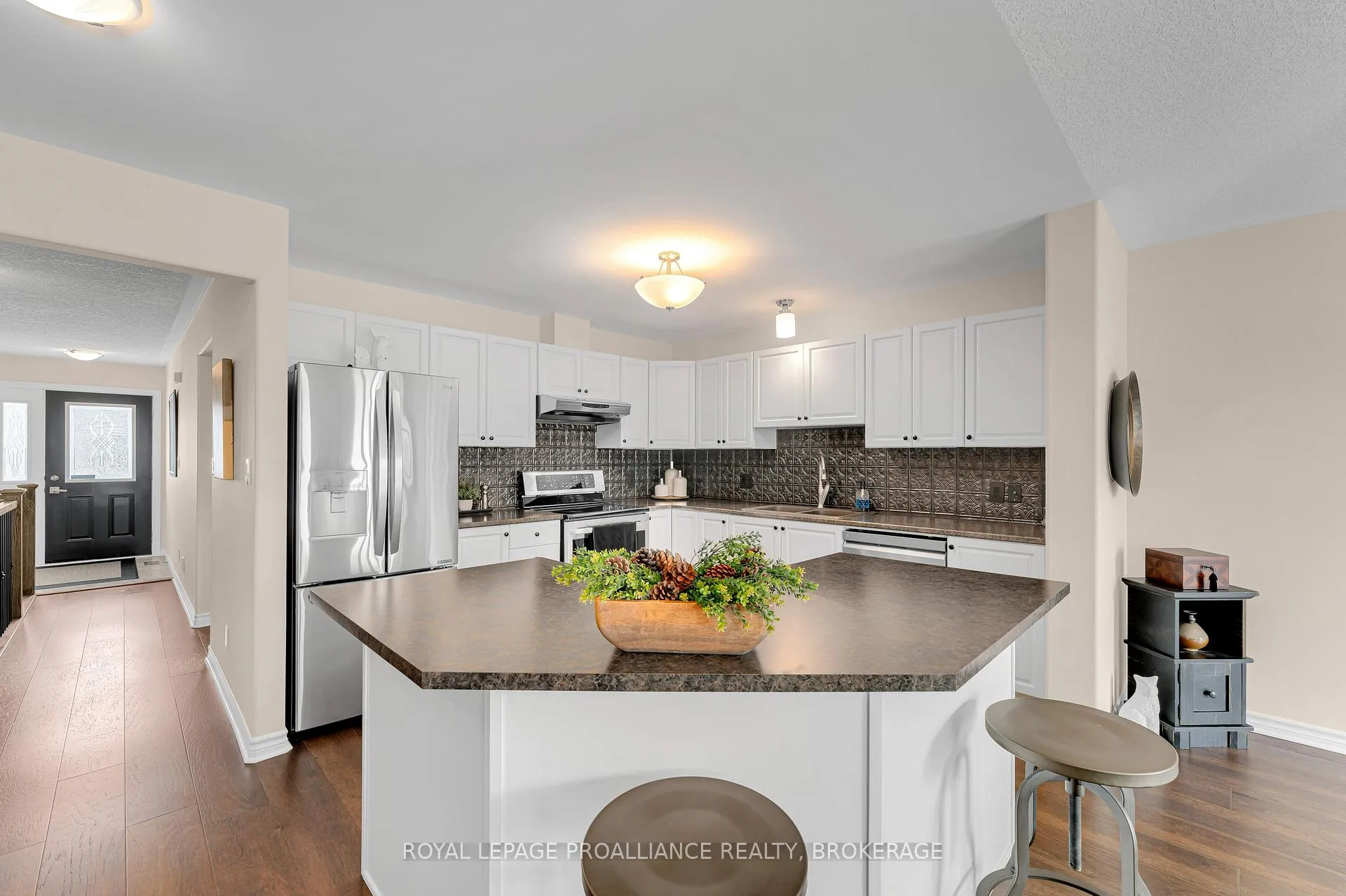 Photo 10 of 137 Ellesmeer Avenue, Kingston, City Northwest — HOMEH