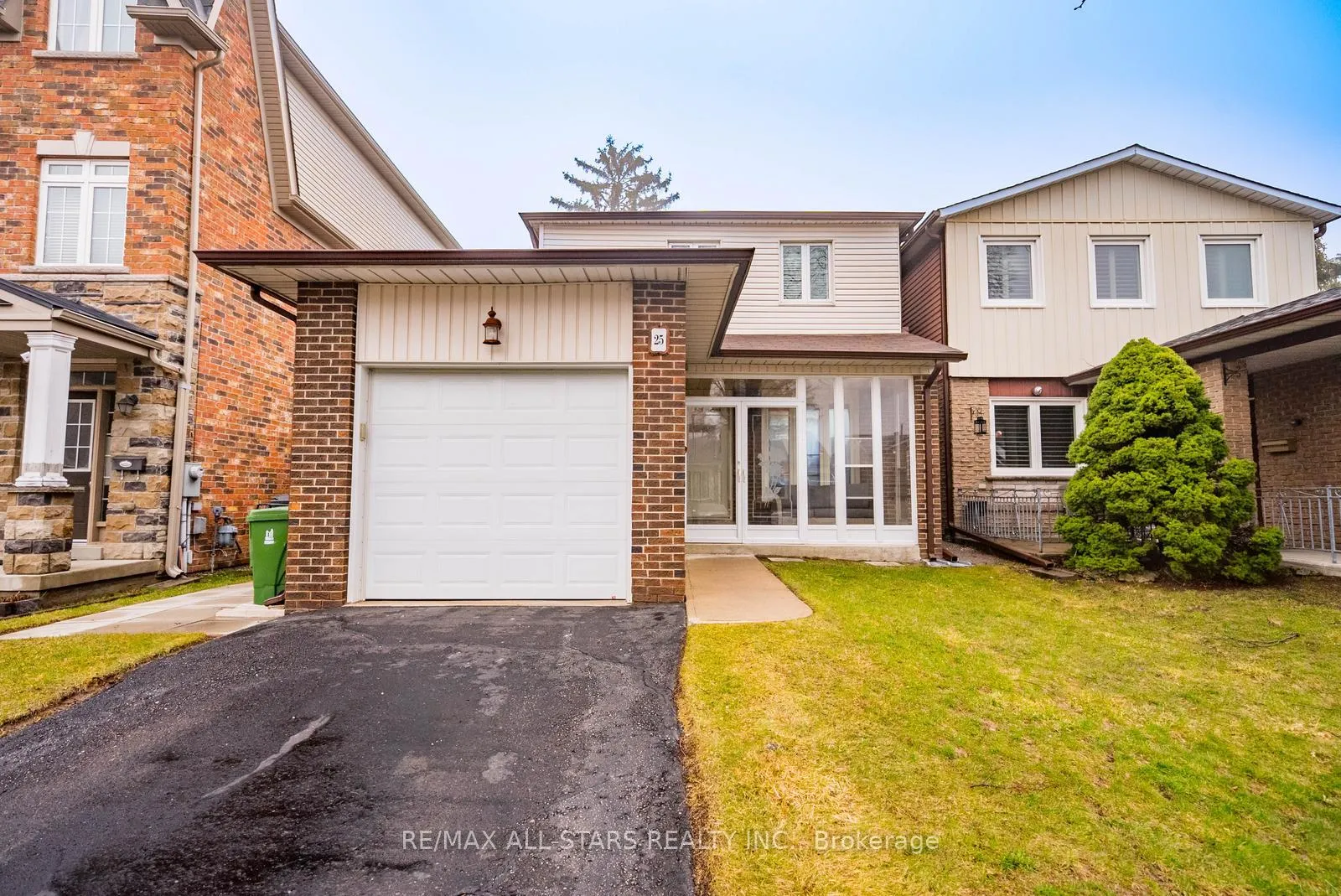 Photo 1 of 25 Thistlewaite Crescent, Scarborough, Agincourt South-Malvern West — HOMEH