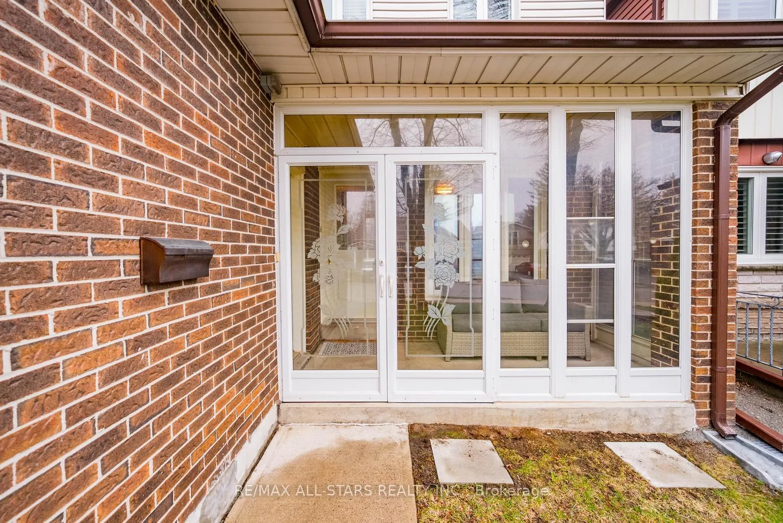 Photo 5 of 25 Thistlewaite Crescent, Scarborough, Agincourt South-Malvern West — HOMEH