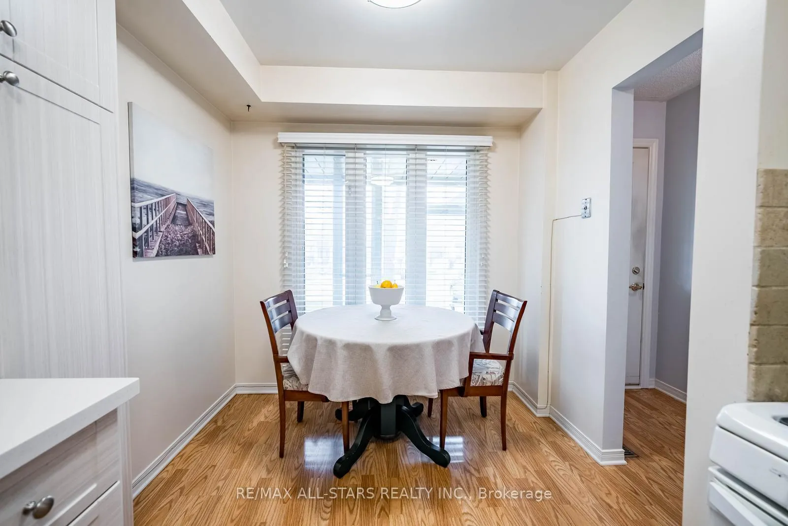 Photo 10 of 25 Thistlewaite Crescent, Scarborough, Agincourt South-Malvern West — HOMEH