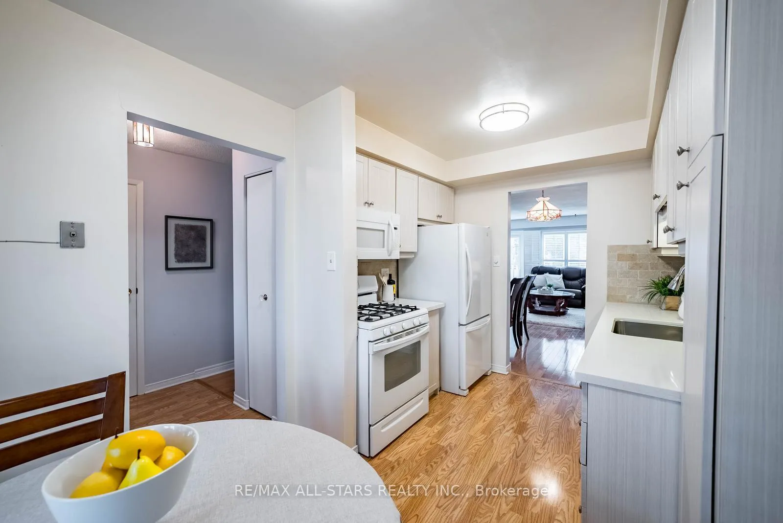 Photo 11 of 25 Thistlewaite Crescent, Scarborough, Agincourt South-Malvern West — HOMEH