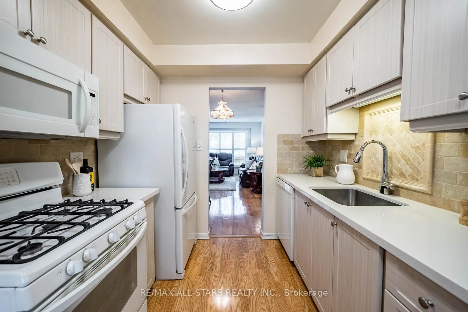 Photo 12 of 25 Thistlewaite Crescent, Scarborough, Agincourt South-Malvern West — HOMEH