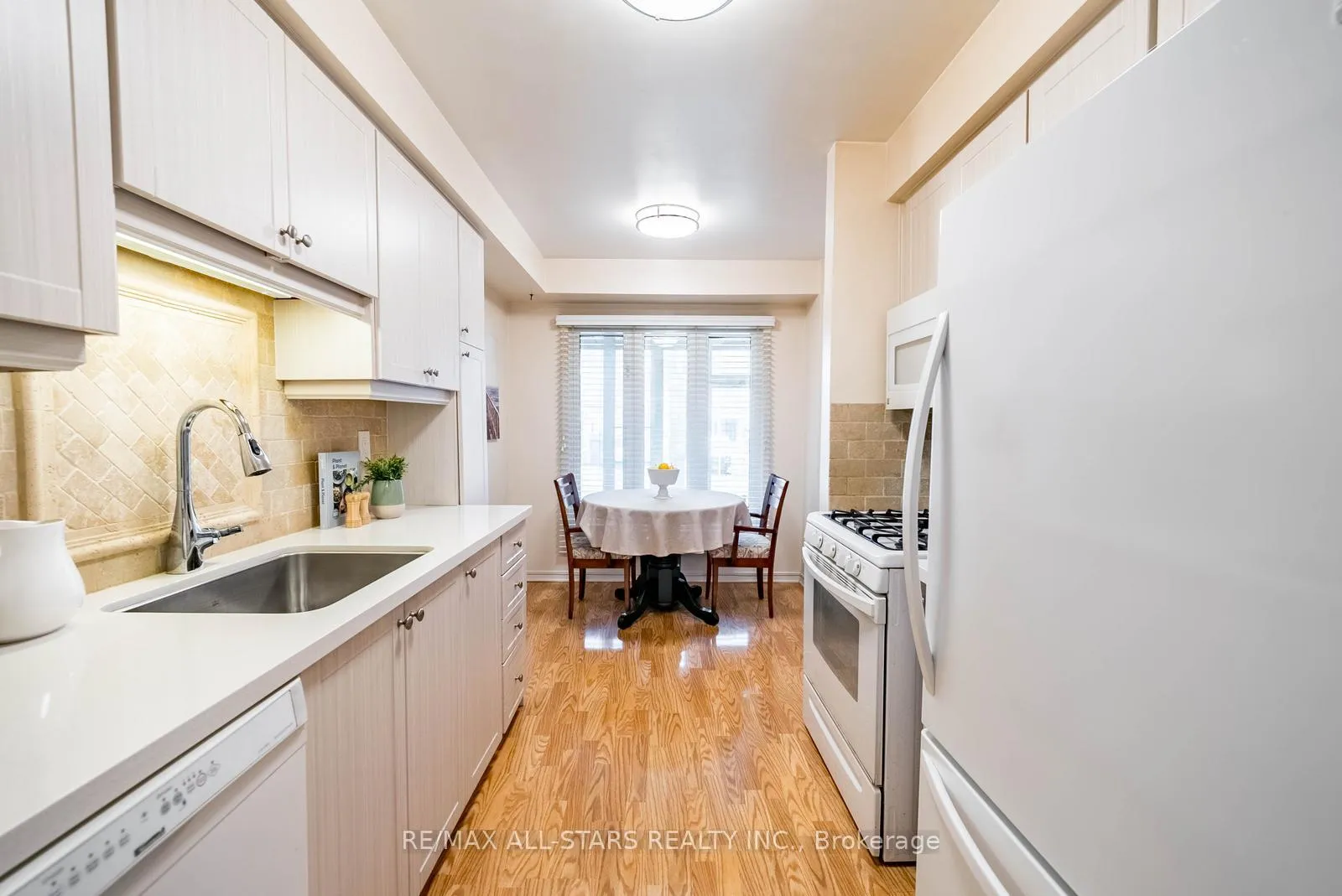 Photo 15 of 25 Thistlewaite Crescent, Scarborough, Agincourt South-Malvern West — HOMEH