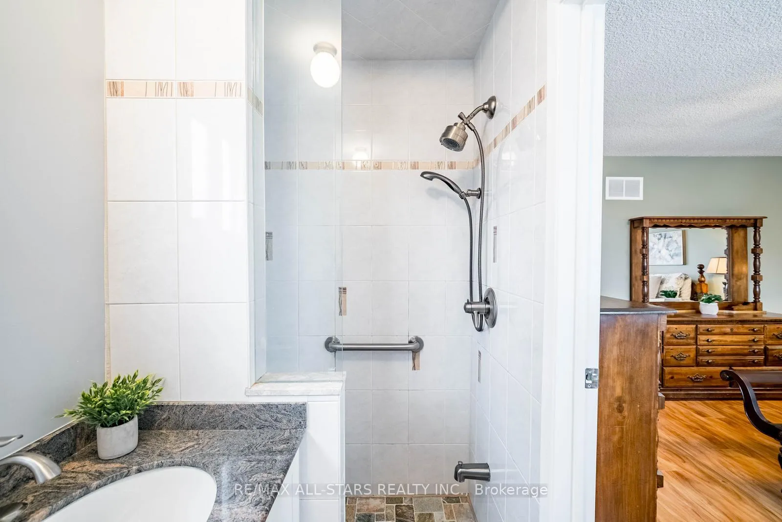 Photo 31 of 25 Thistlewaite Crescent, Scarborough, Agincourt South-Malvern West — HOMEH