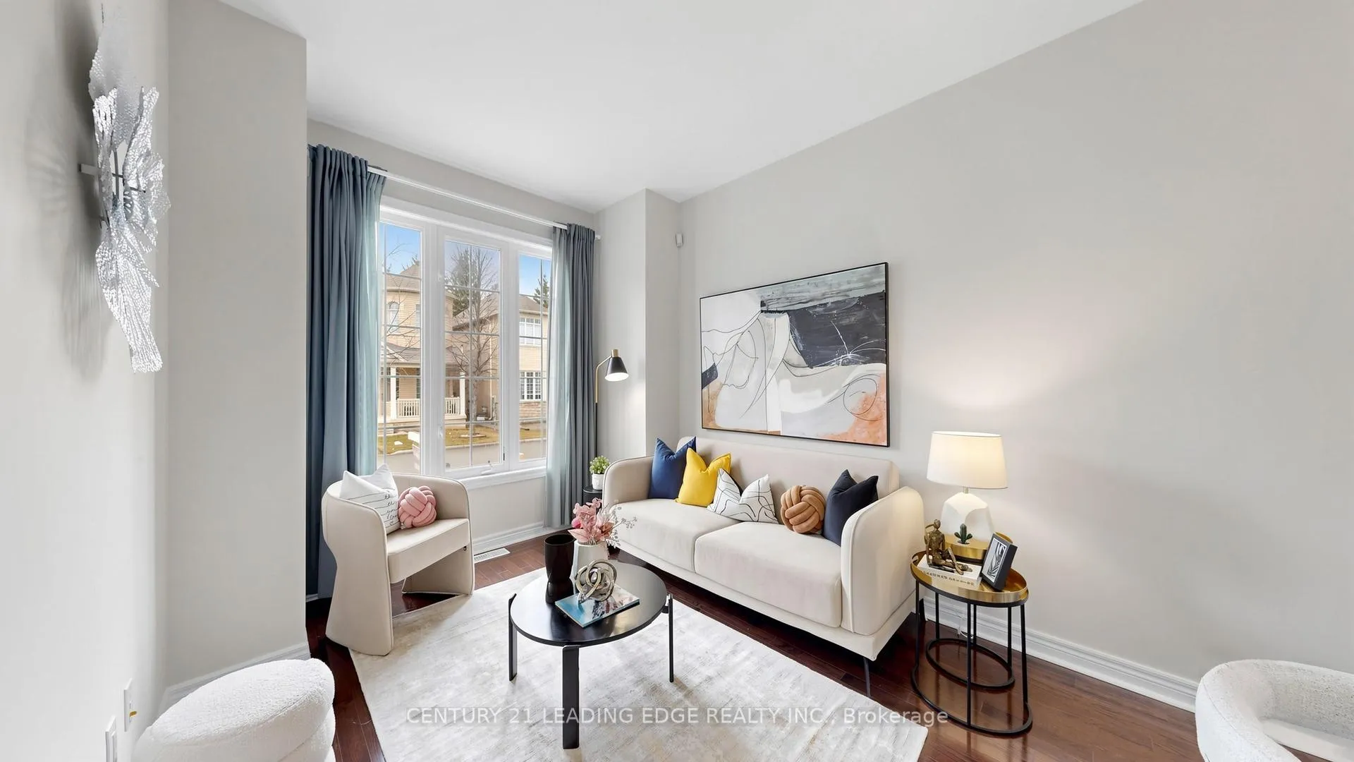 Photo 4 of 122 Maria Road, Markham, Wismer — HOMEH