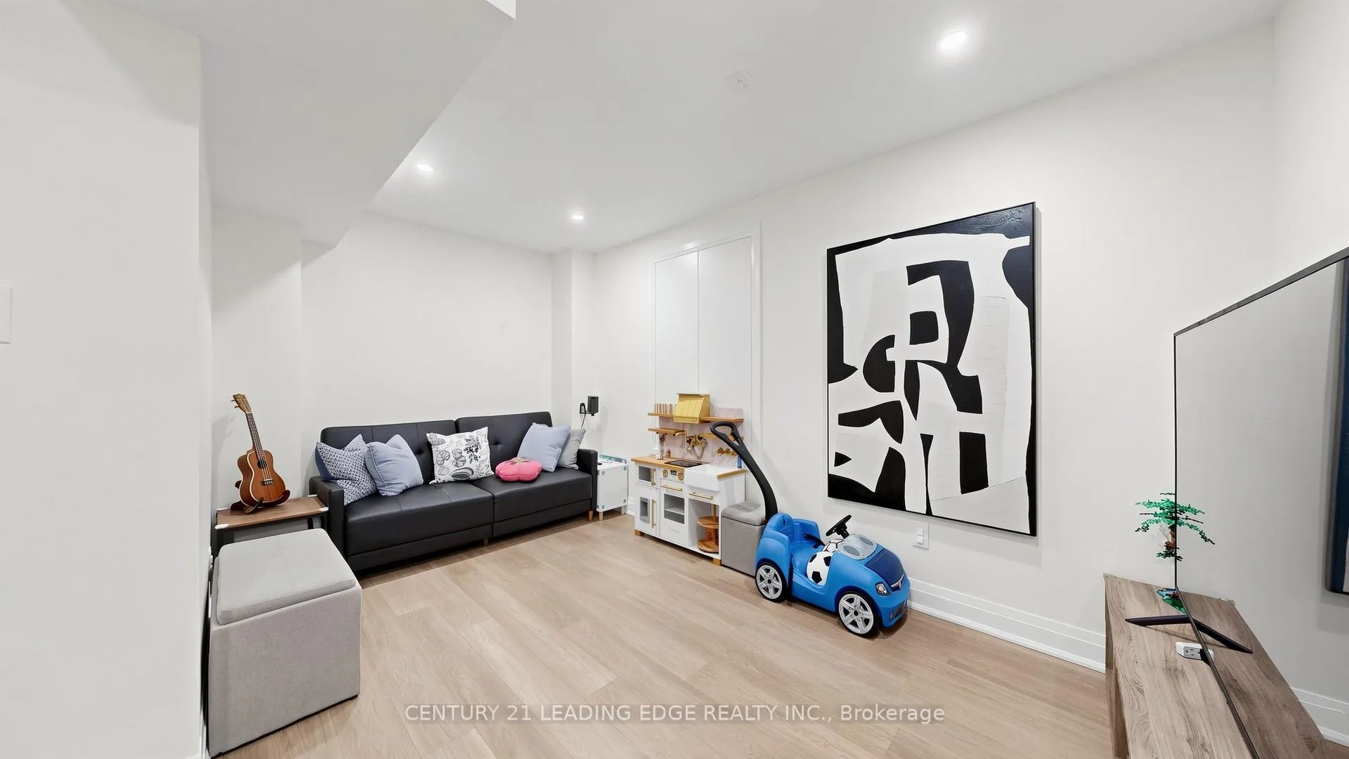 Photo 44 of 122 Maria Road, Markham, Wismer — HOMEH