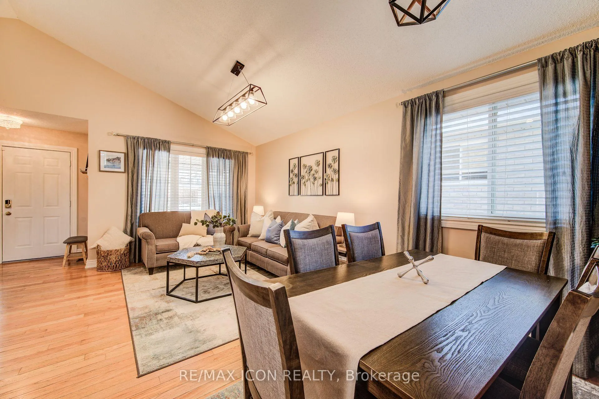 Photo 8 of 84 Endeavour Drive, Cambridge — HOMEH