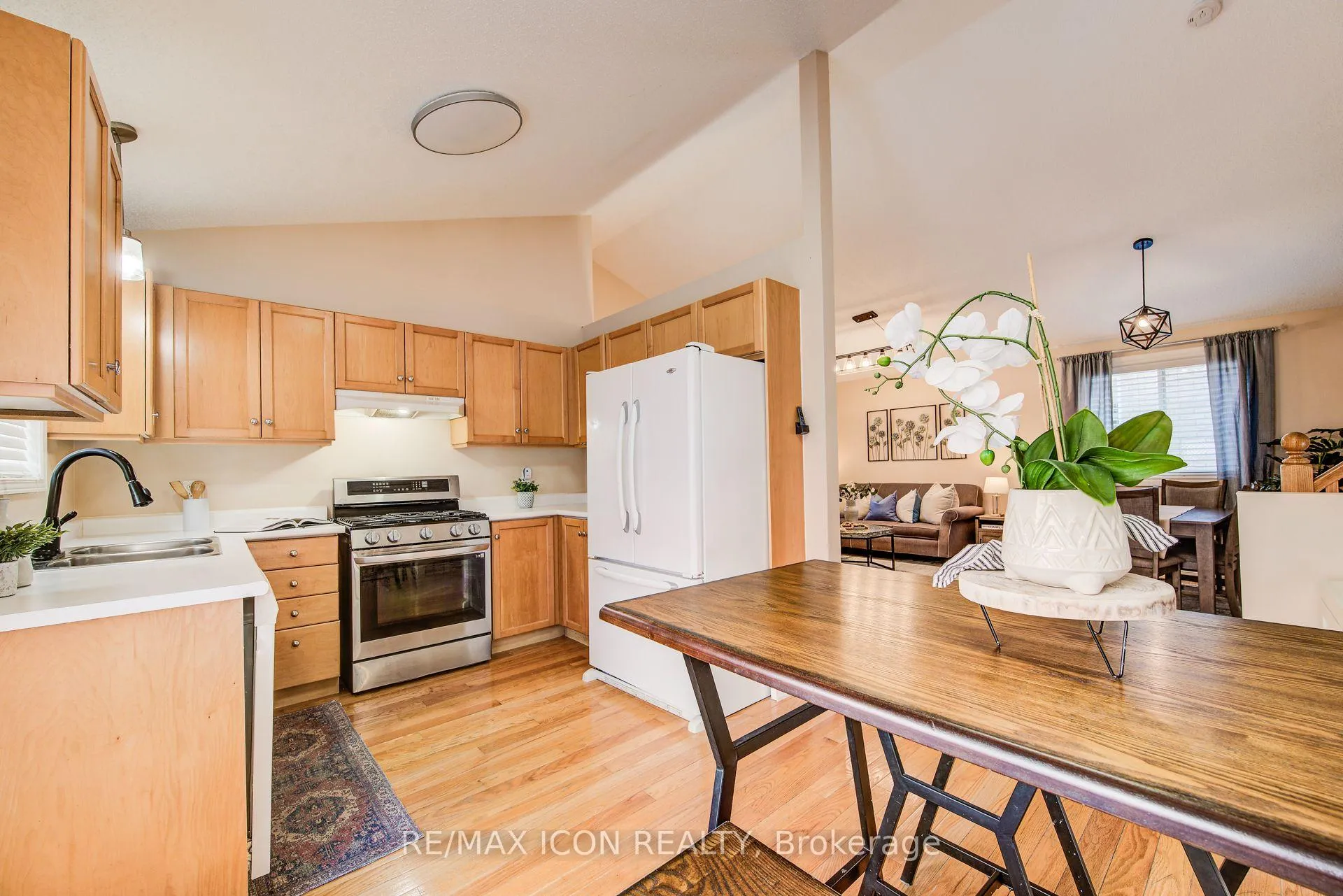Photo 12 of 84 Endeavour Drive, Cambridge — HOMEH