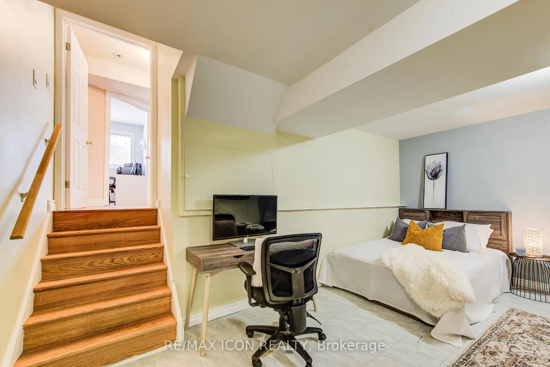 Photo 32 of 84 Endeavour Drive, Cambridge — HOMEH
