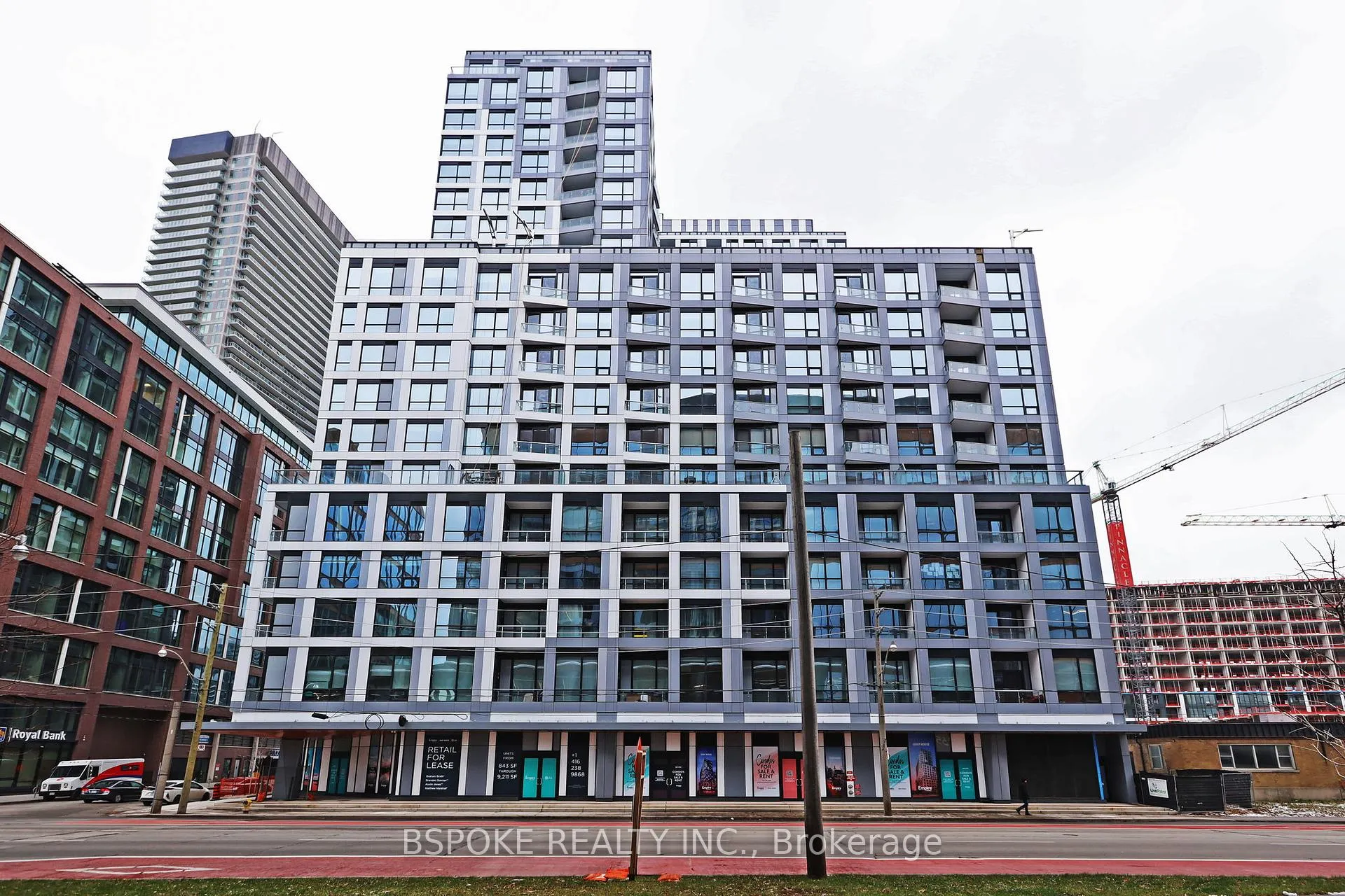 Front of Unit 927, 15 Richardson Street