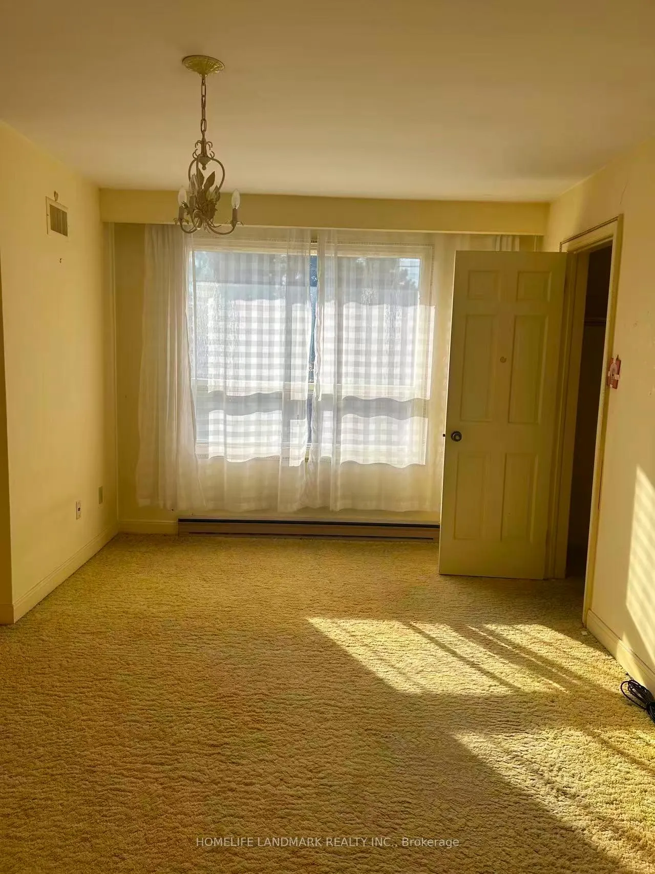Photo 7 of 2 Royal Oak Drive, North York, Bridle Path-Sunnybrook-York Mills — HOMEH