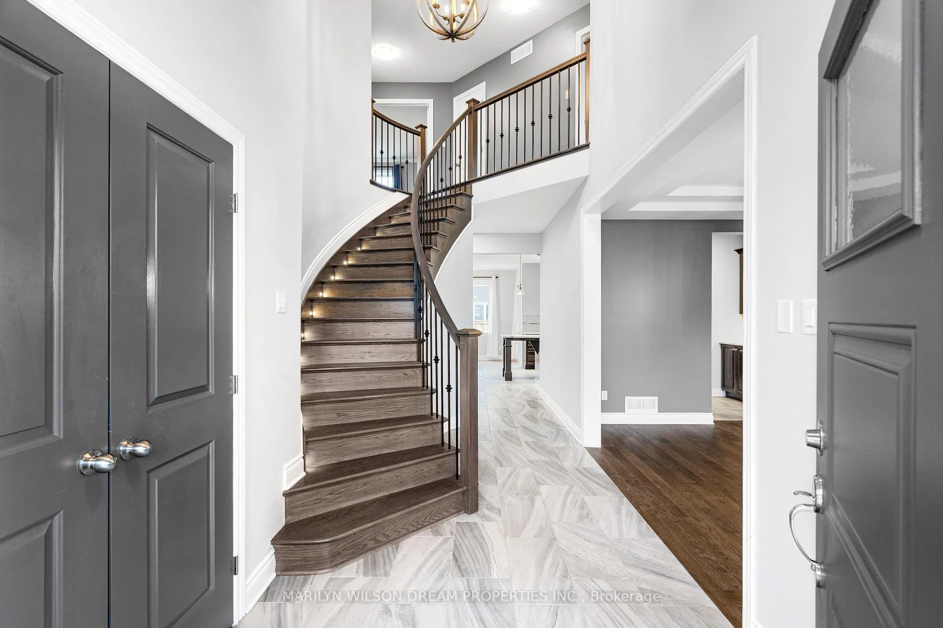 Photo 3 of 110 Talos Circle, Ottawa, Richmond — HOMEH