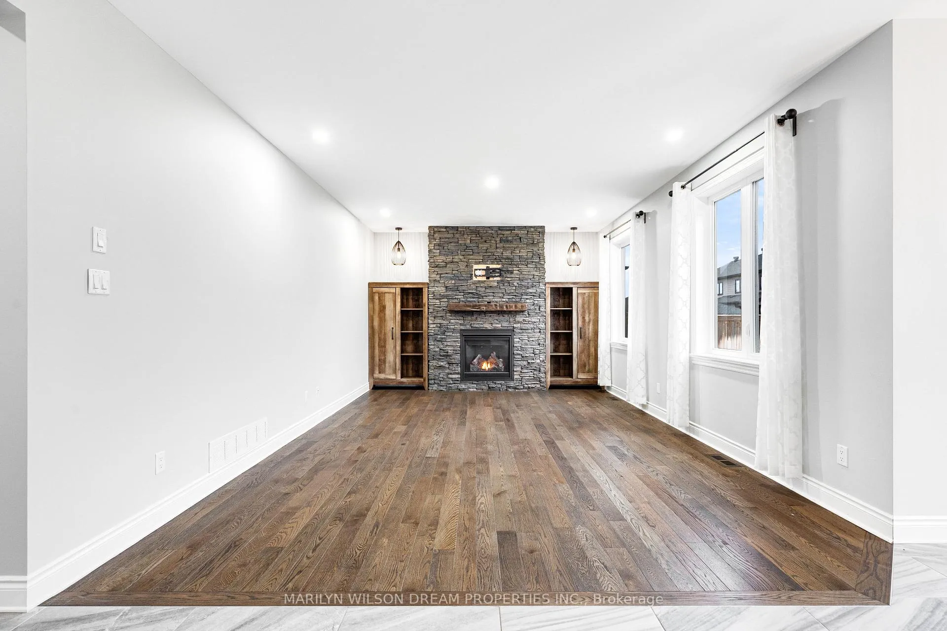 Photo 6 of 110 Talos Circle, Ottawa, Richmond — HOMEH