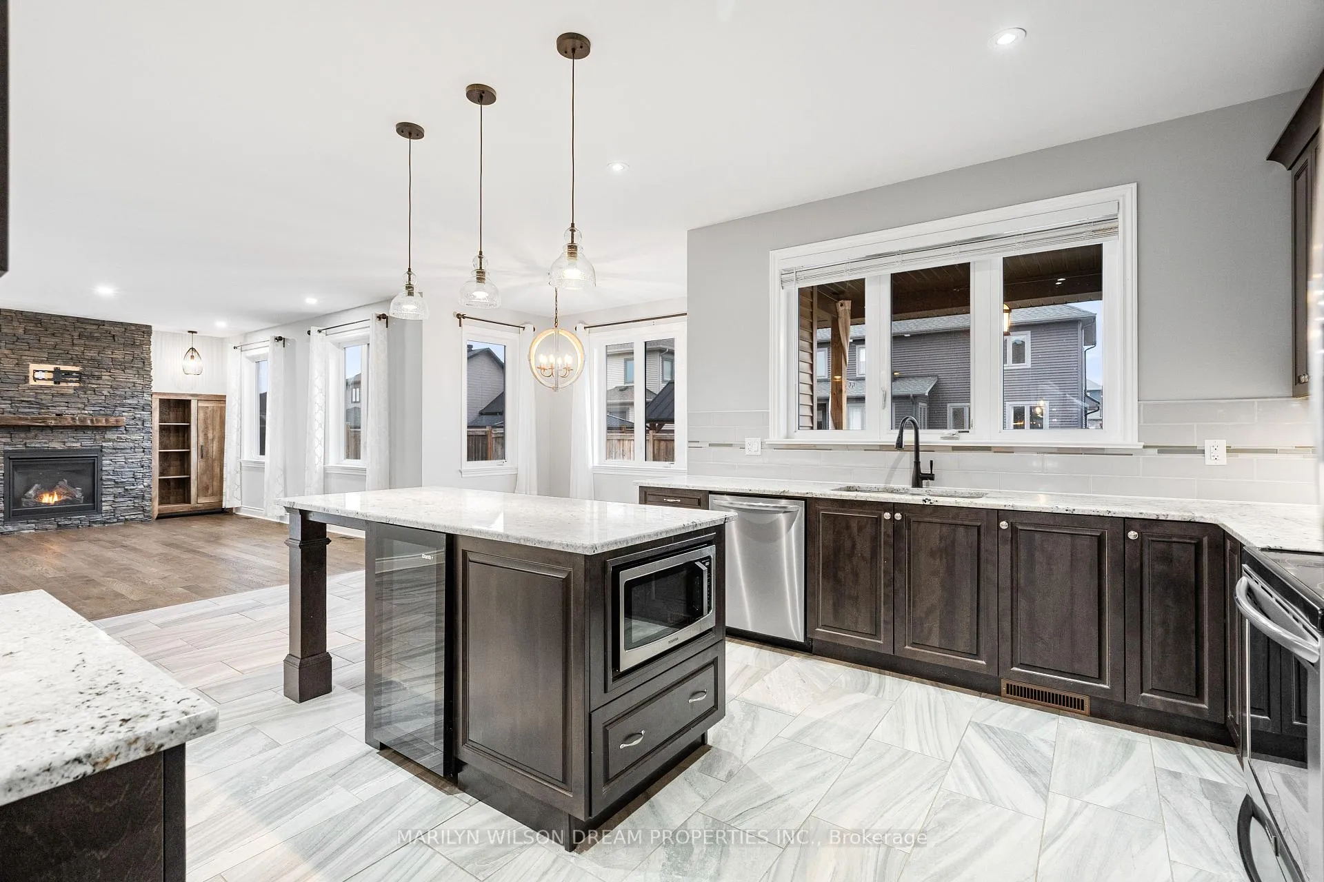 Photo 13 of 110 Talos Circle, Ottawa, Richmond — HOMEH