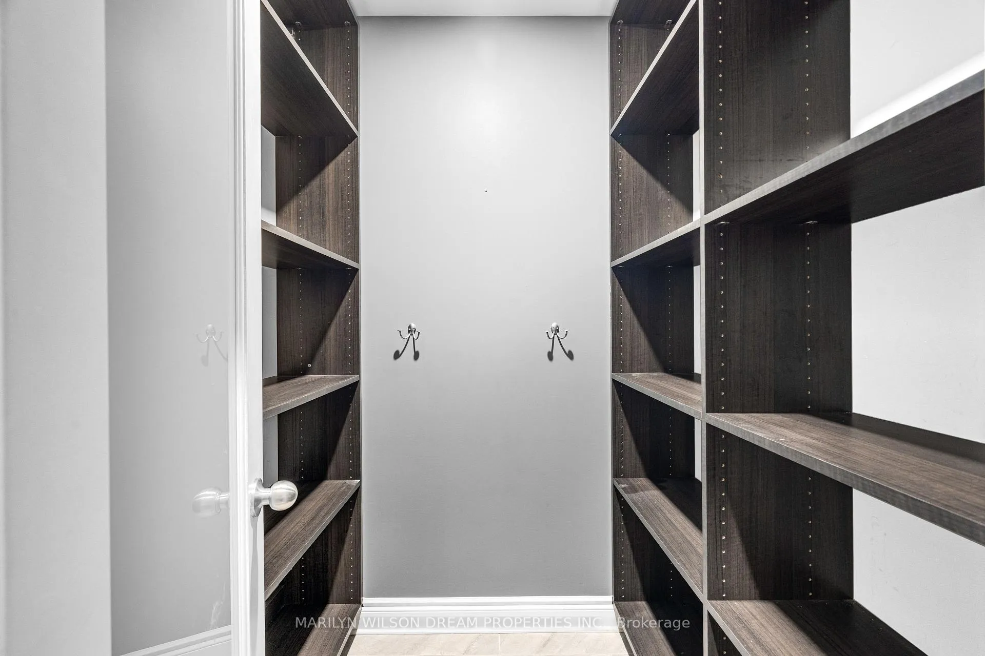 Photo 17 of 110 Talos Circle, Ottawa, Richmond — HOMEH