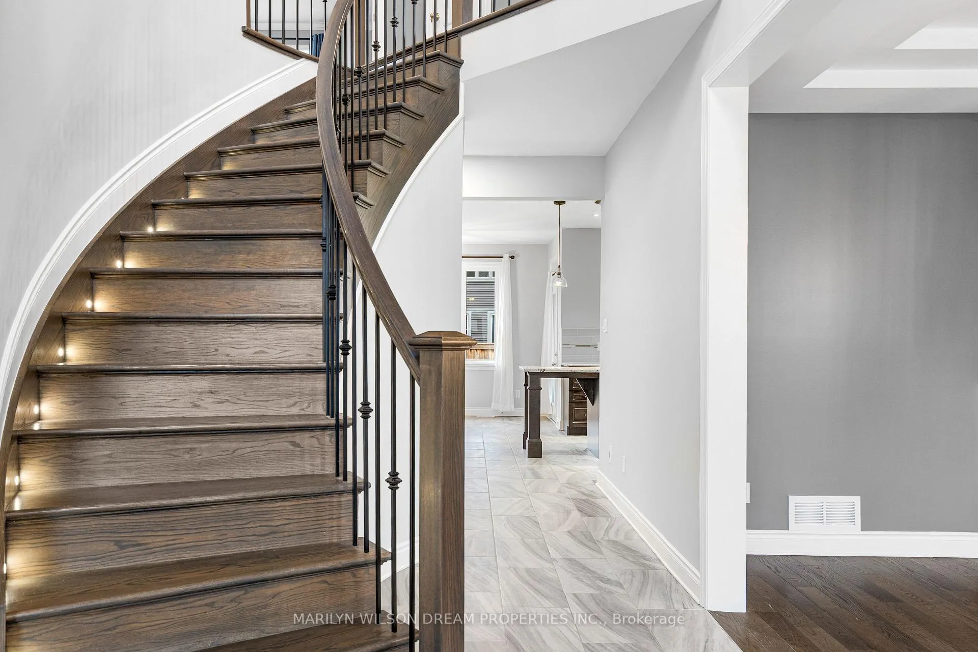 Photo 23 of 110 Talos Circle, Ottawa, Richmond — HOMEH